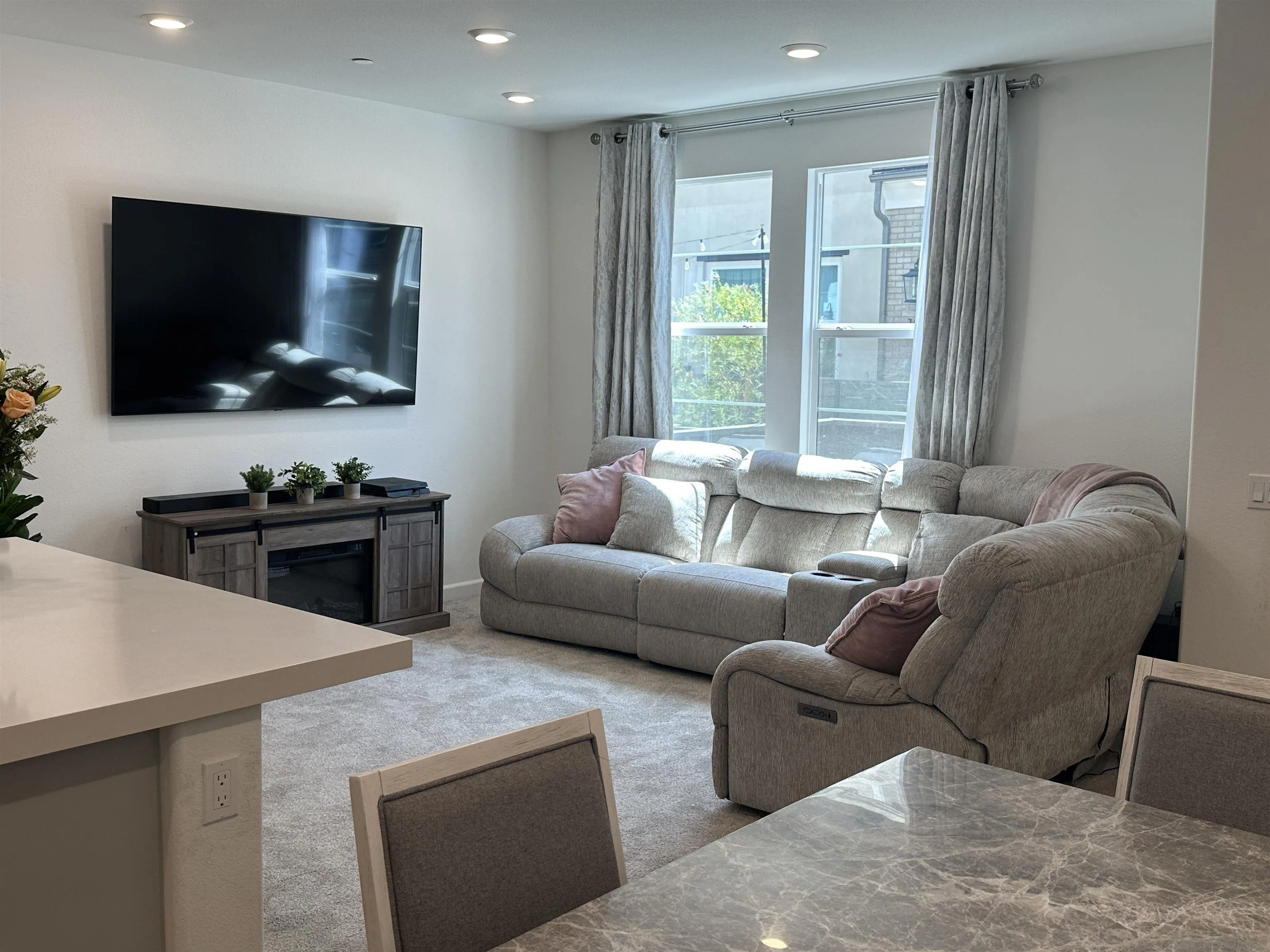 https://cdn.realtyfeed.com/cdn/127/250038137/c4a00f9d1c31ba2ee9722e7fc252d842.webp