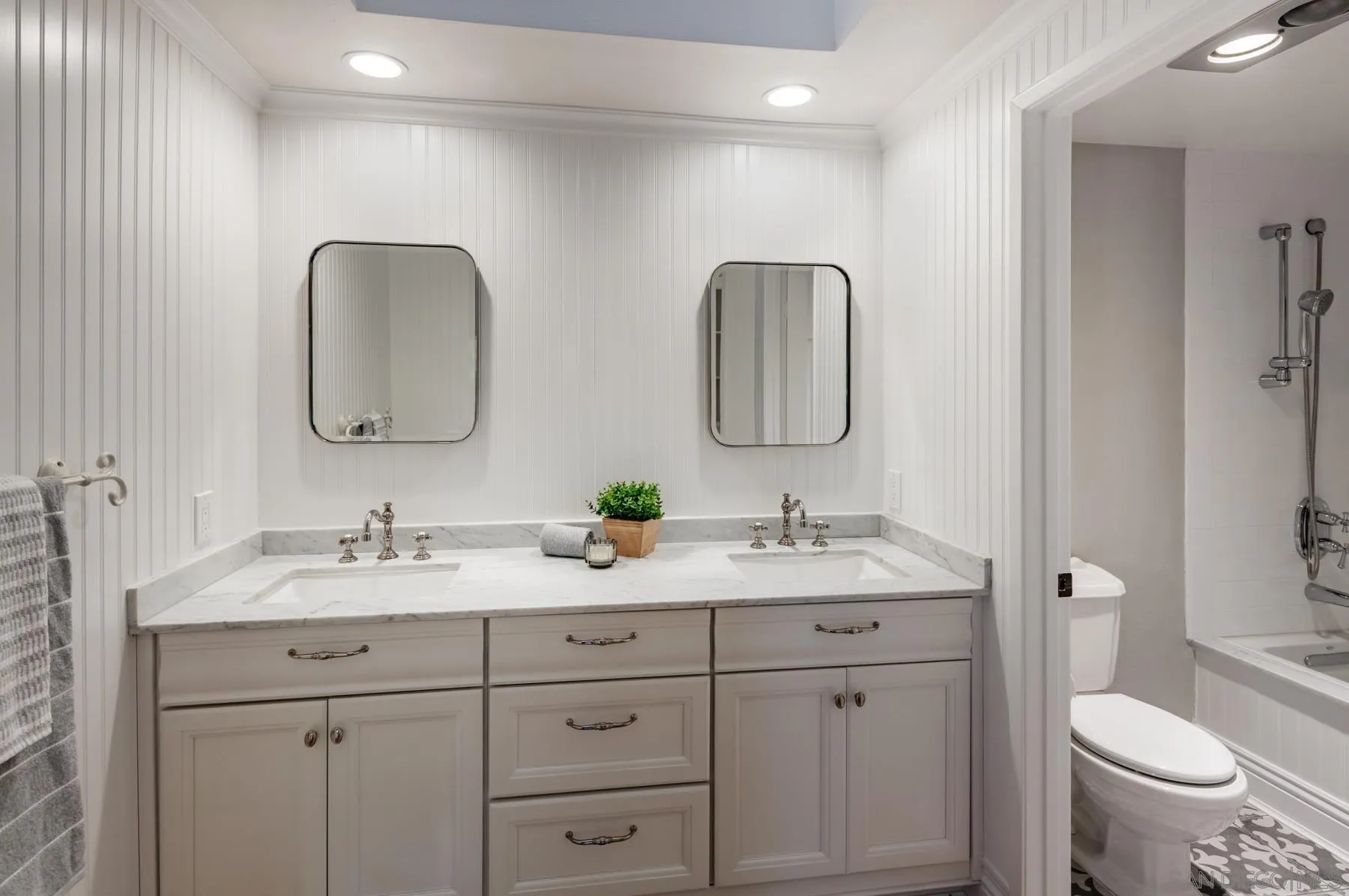 https://cdn.realtyfeed.com/cdn/127/250038138/4bd1723ec4a7dbfc4fd7d819ec2290fa.webp
