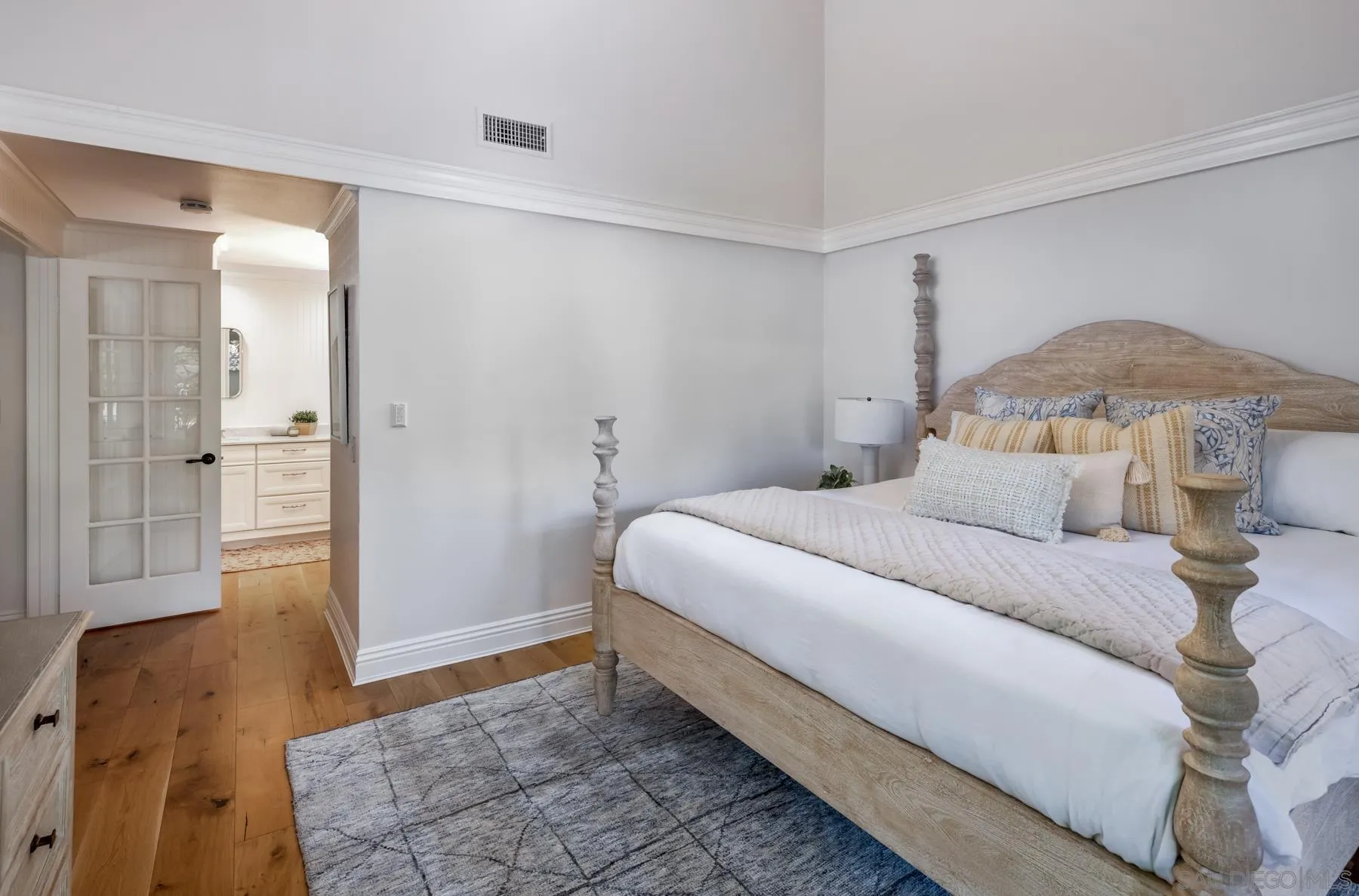 https://cdn.realtyfeed.com/cdn/127/250038138/aa1c187479af8fcc046dd8885bc8d395.webp