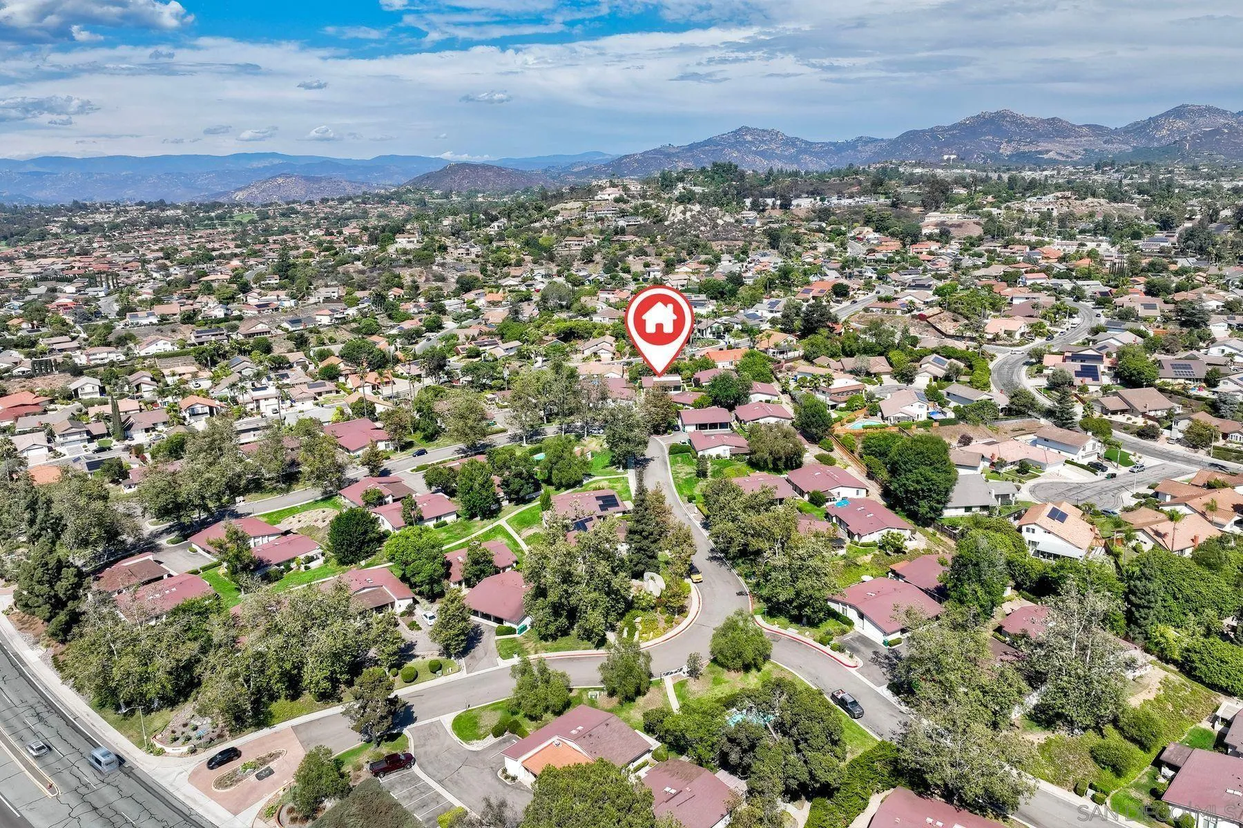 https://cdn.realtyfeed.com/cdn/127/250038143/02d85b8991f2f0e16786af5523d2f510.webp