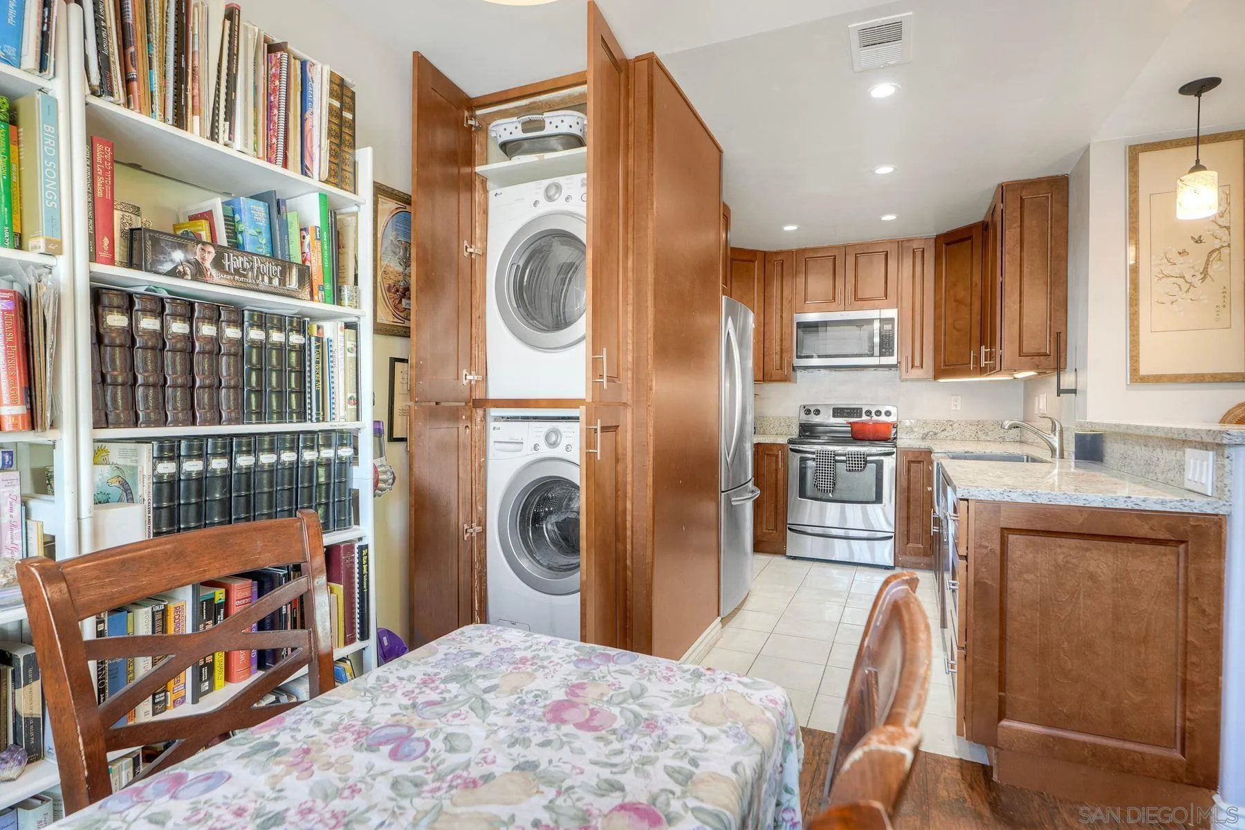 https://cdn.realtyfeed.com/cdn/127/250038143/8014baad722827f4c27ce83eae85d51d.webp