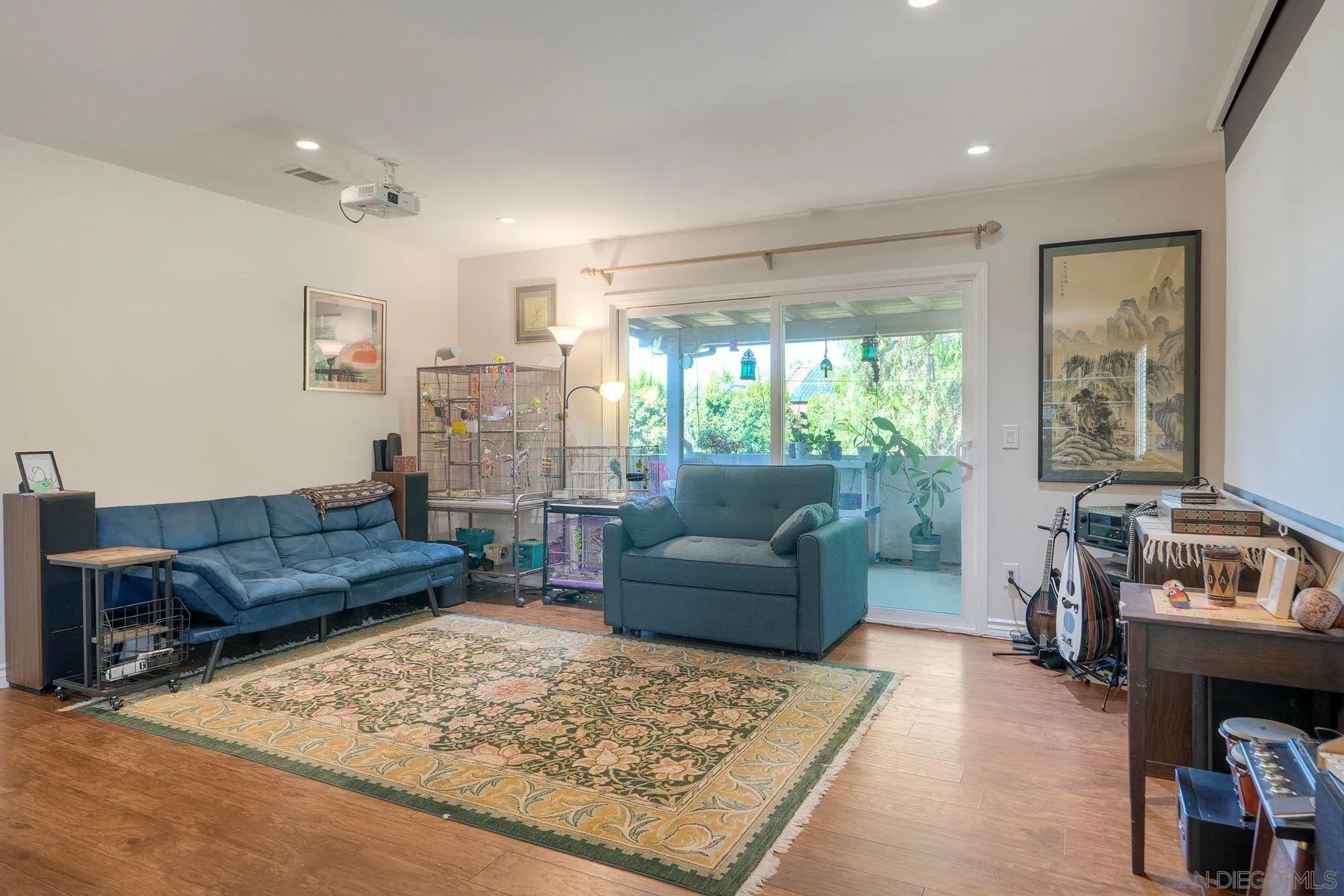 https://cdn.realtyfeed.com/cdn/127/250038143/8404aad045a4daaefcaee5fac304be5b.webp