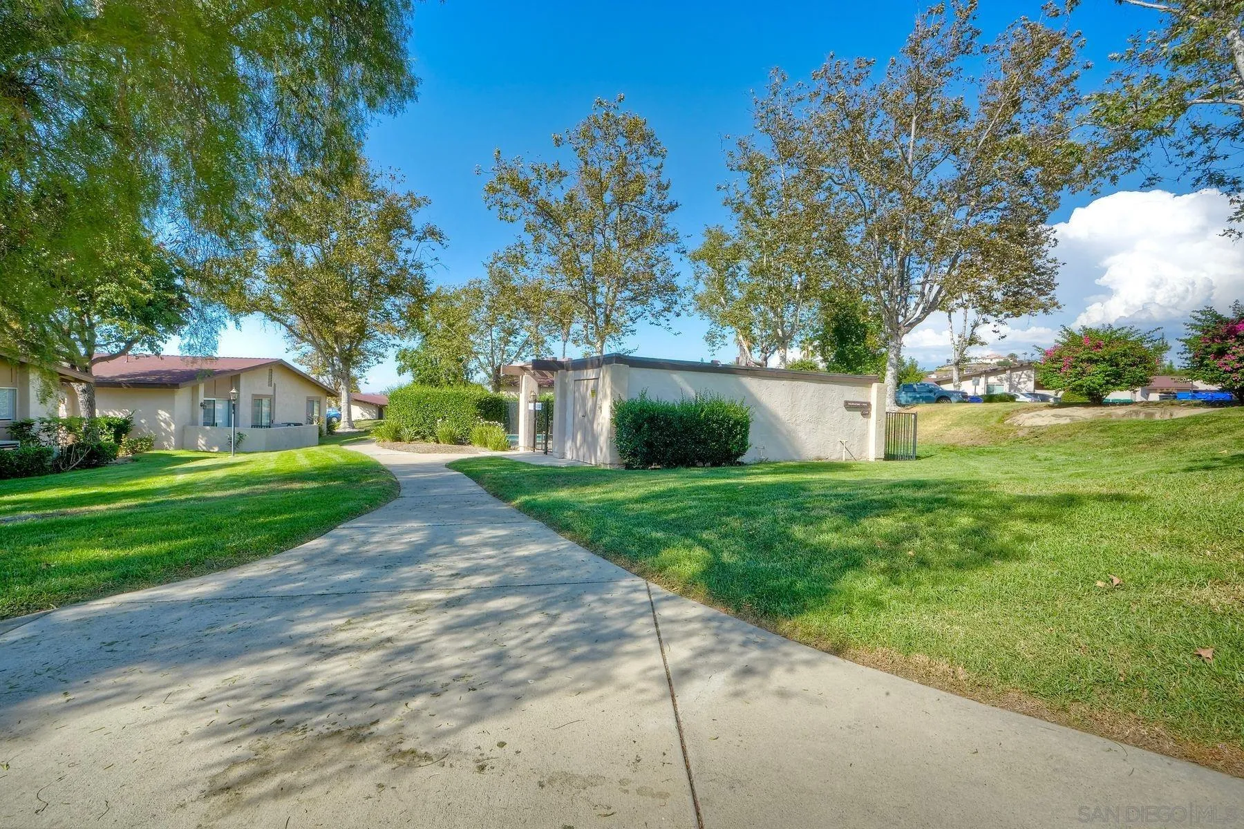 https://cdn.realtyfeed.com/cdn/127/250038143/a1e562fd852c23c2eca86a70e20af8b4.webp