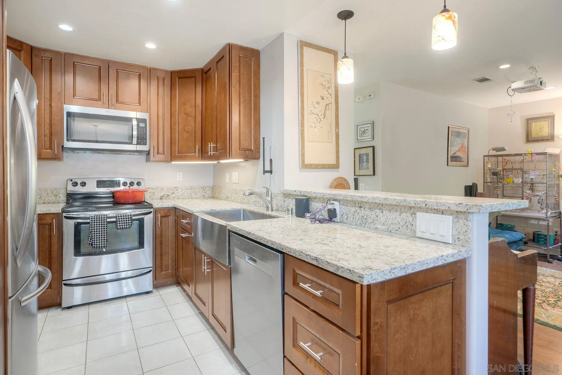 https://cdn.realtyfeed.com/cdn/127/250038143/adc8dcc1b55b1a4506a4c184fcc91cd4.webp