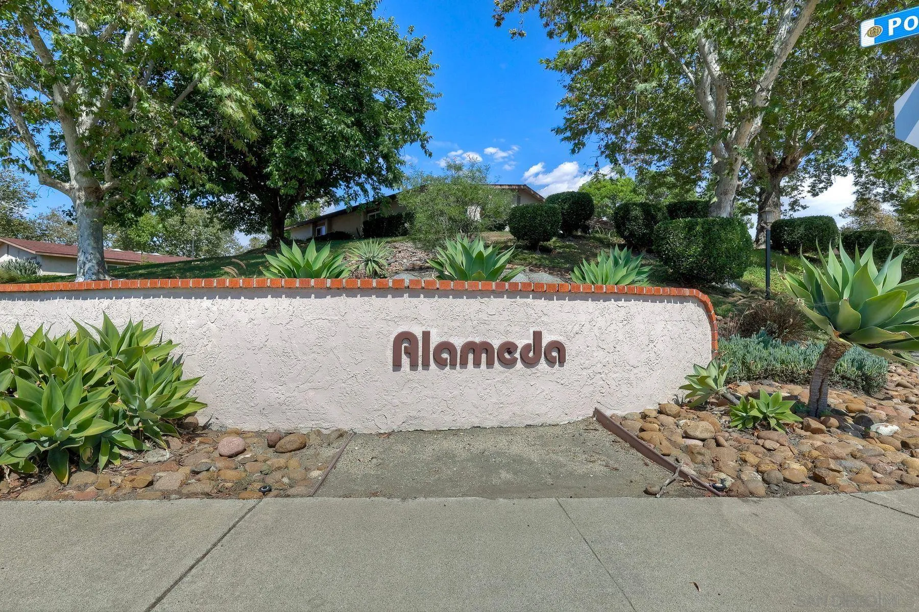 https://cdn.realtyfeed.com/cdn/127/250038143/b8c2ac2e7e5e8ea4df5122be934e0d06.webp