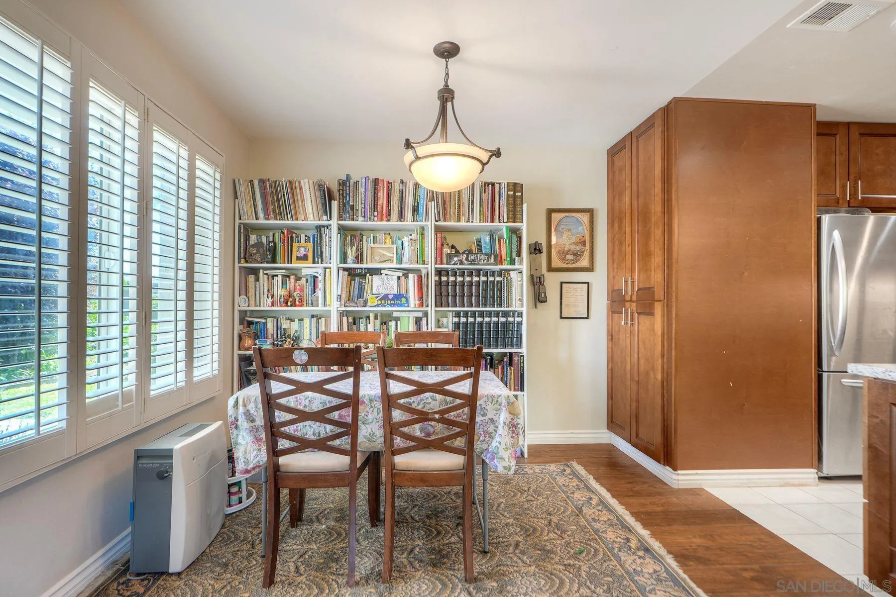 https://cdn.realtyfeed.com/cdn/127/250038143/e70346b8c078319ed7f27f0be483e76b.webp