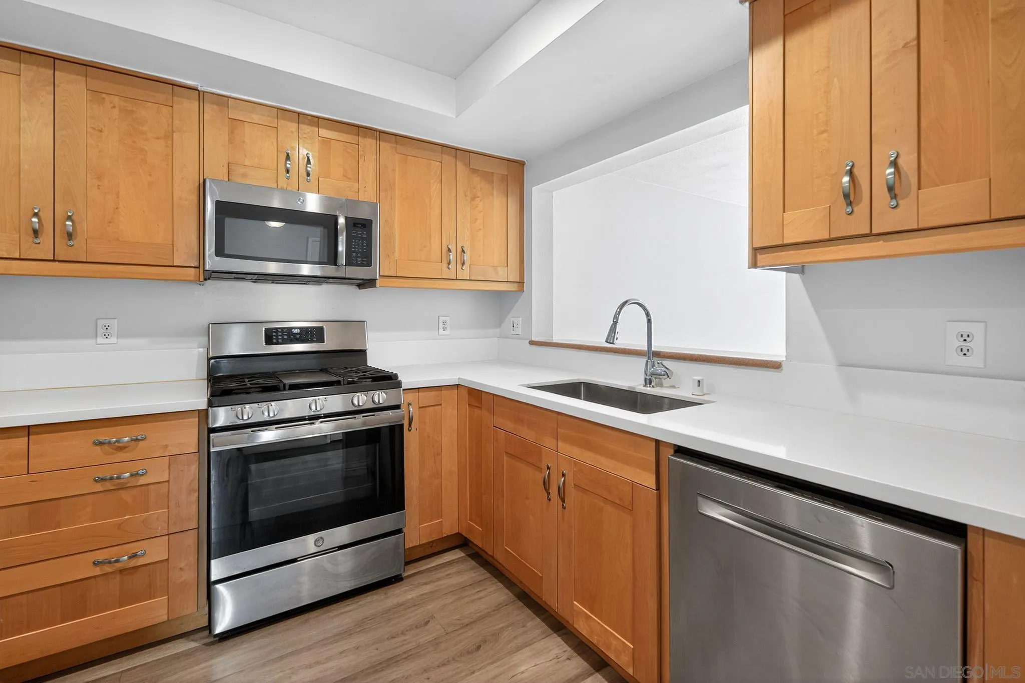 https://cdn.realtyfeed.com/cdn/127/250038145/35aa1352cd5ac0b335f2af3dc735066a.webp