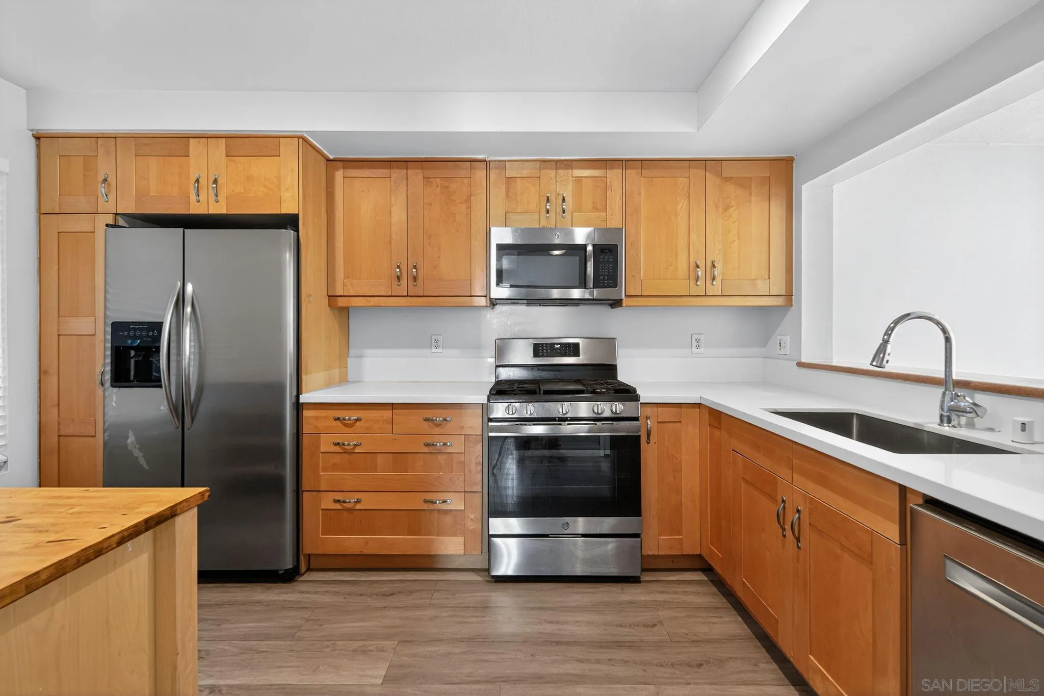 https://cdn.realtyfeed.com/cdn/127/250038145/4bb3b47a3fdb4fe0f99c8d2492d7b17e.webp