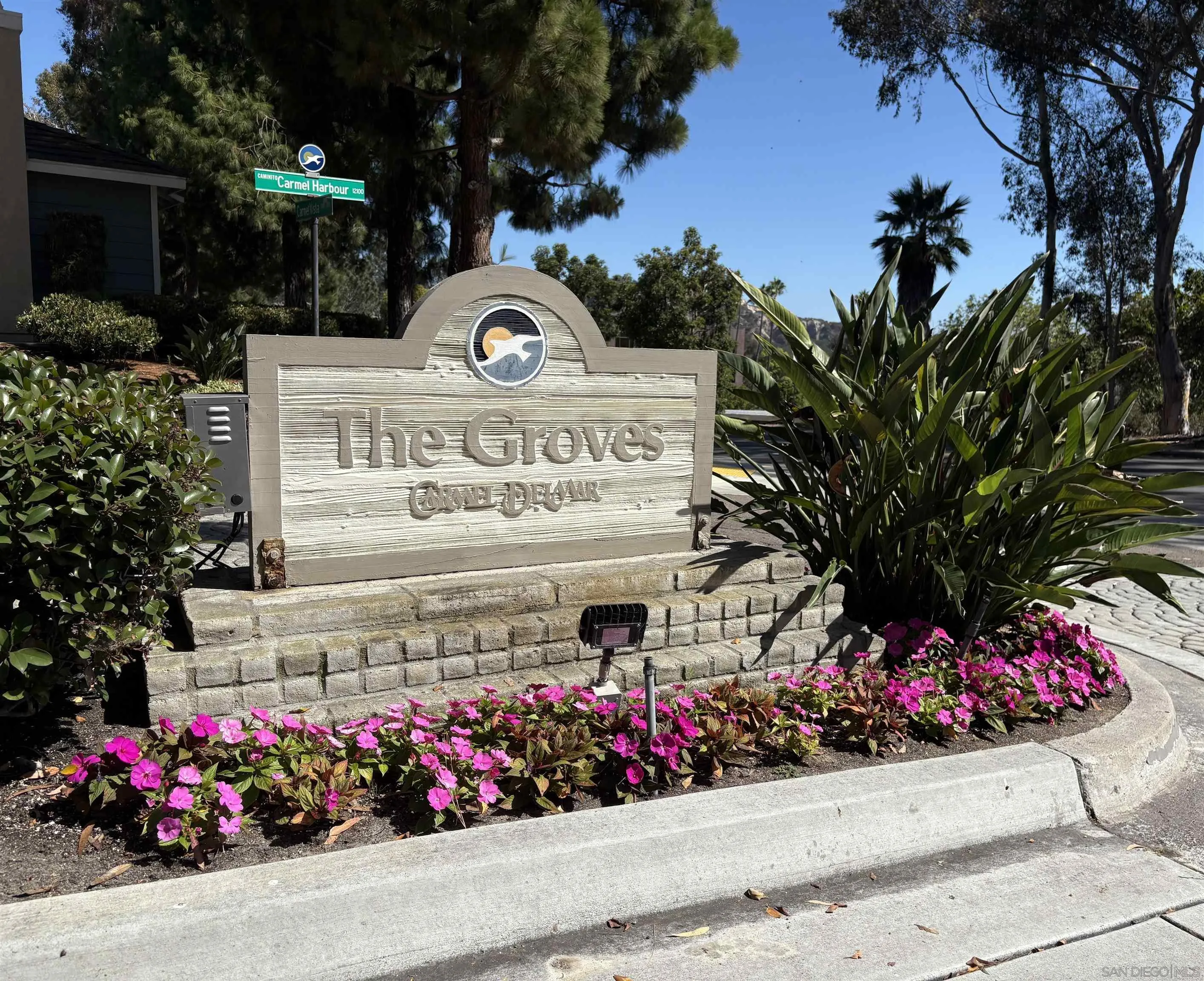https://cdn.realtyfeed.com/cdn/127/250038145/51f9907a761bf43b9a530e6fdbbe9f25.webp