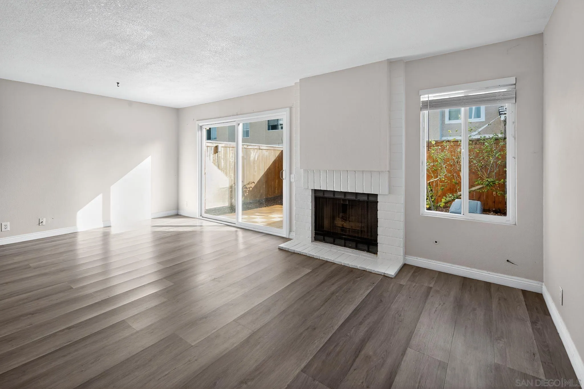 https://cdn.realtyfeed.com/cdn/127/250038145/63d2e6b151e0618267fa9bbc7981c2ff.webp