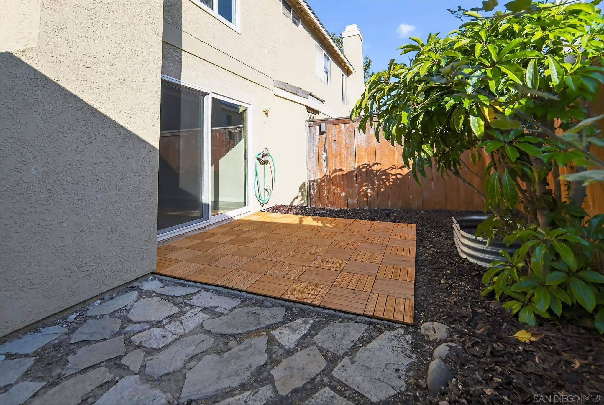 https://cdn.realtyfeed.com/cdn/127/250038145/6cac1c4b0bda4e4b6525d9b46df9ceb2.webp