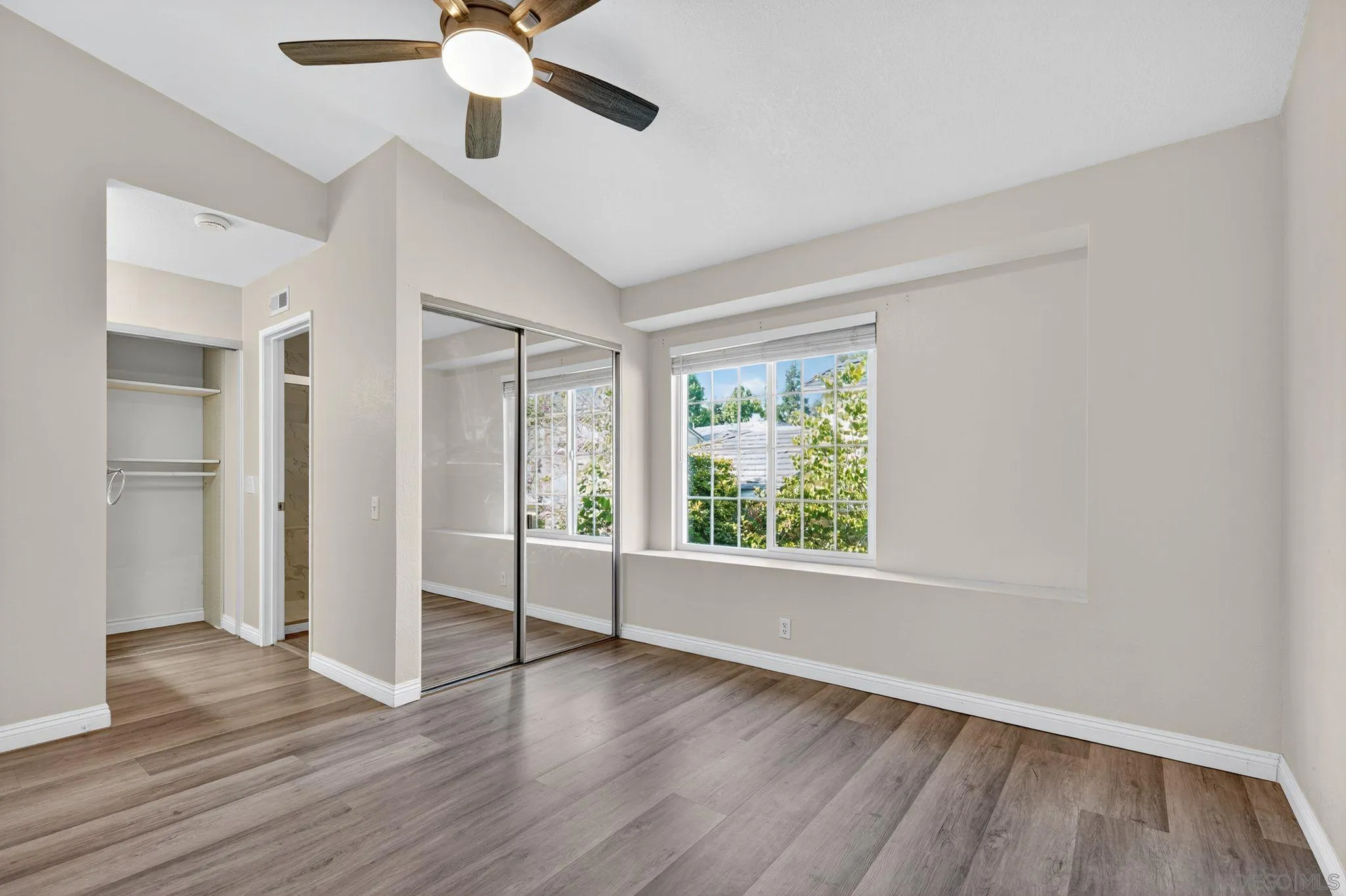 https://cdn.realtyfeed.com/cdn/127/250038145/c9e3ef62b692d77c9dc7f61eadaba0cf.webp