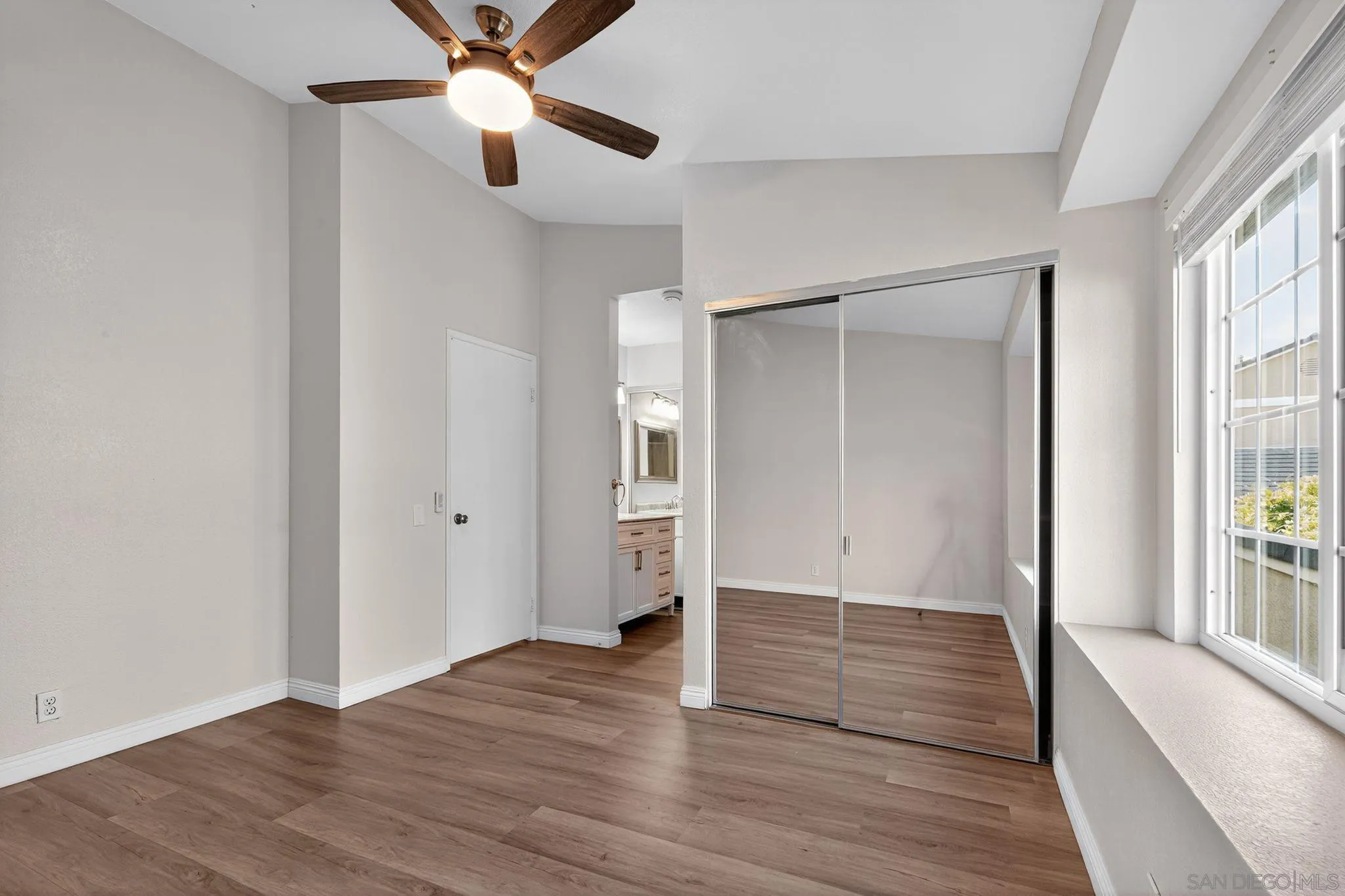 https://cdn.realtyfeed.com/cdn/127/250038145/e8765798b27c8ced7e917648c4103879.webp