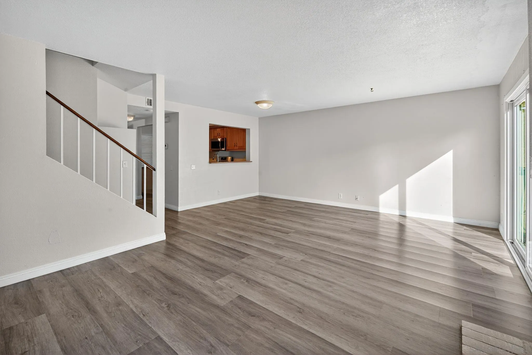 https://cdn.realtyfeed.com/cdn/127/250038145/f9fb41bcc5a611627ebddaccfcb755ab.webp