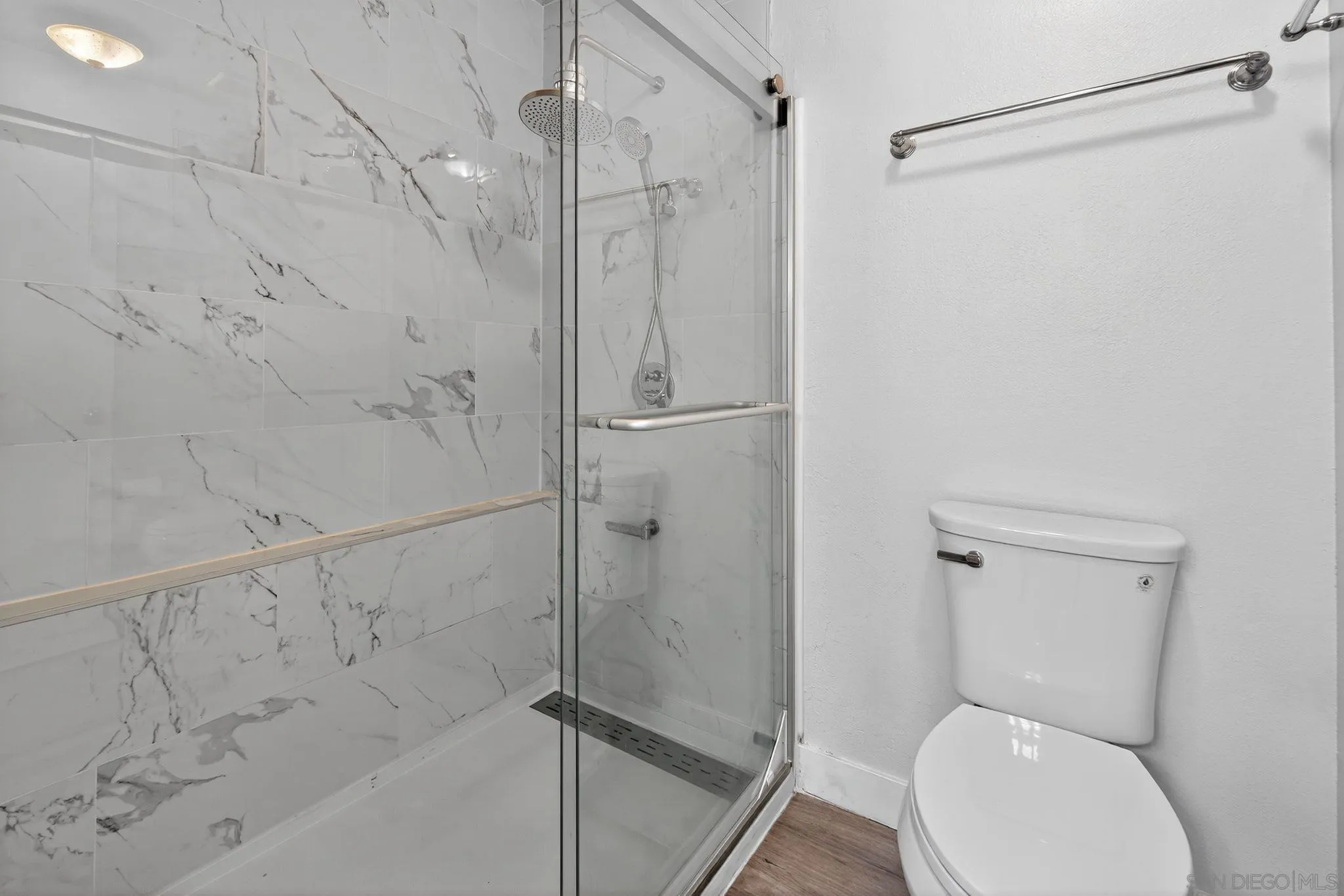 https://cdn.realtyfeed.com/cdn/127/250038145/fad27b9d4f5bdba76983e677233718ee.webp