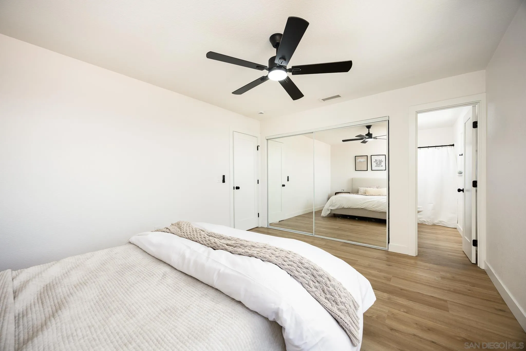 https://cdn.realtyfeed.com/cdn/127/250038152/2d046ca7def38d2d2c216e234b027073.webp