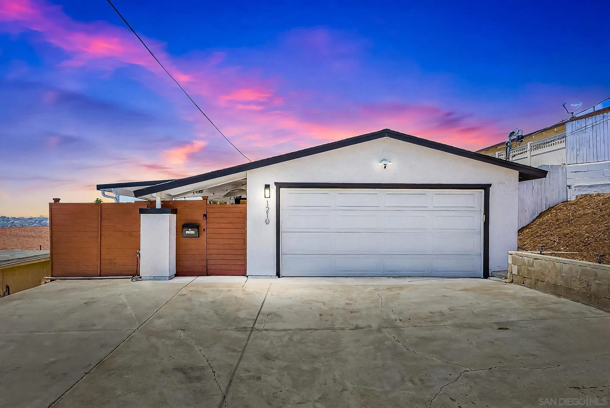 https://cdn.realtyfeed.com/cdn/127/250038152/577a245b33febd823bb7ad8c3bed2ed2.webp