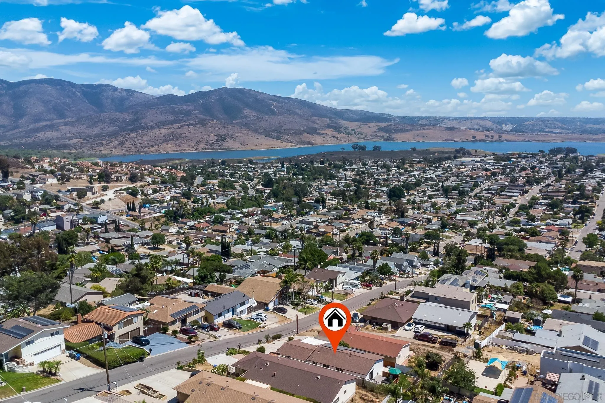 https://cdn.realtyfeed.com/cdn/127/250038152/750855335a1bf91ac0e230b0f9890078.webp