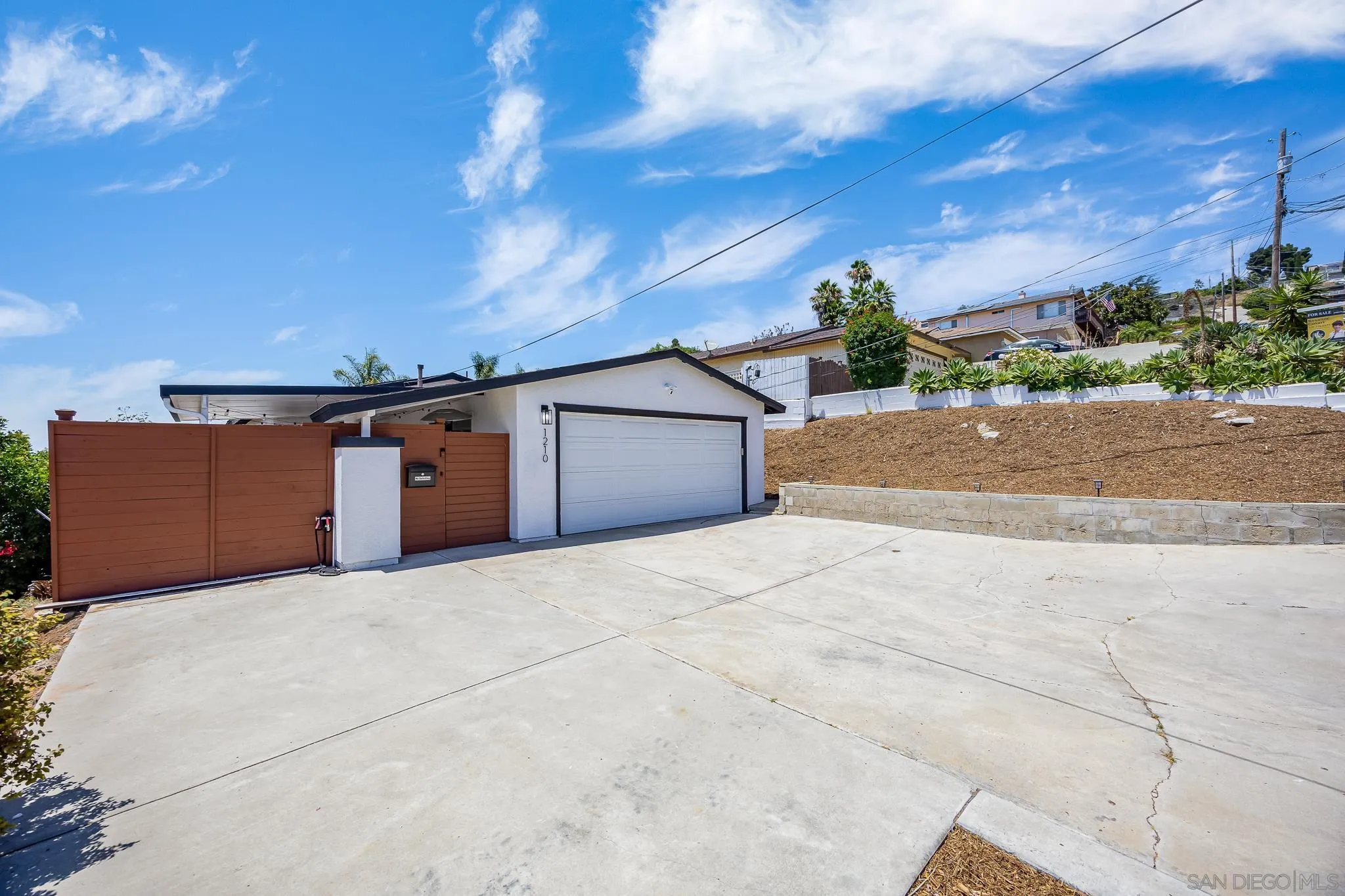 https://cdn.realtyfeed.com/cdn/127/250038152/7f81b4fb897d2775df9573c642fe4452.webp