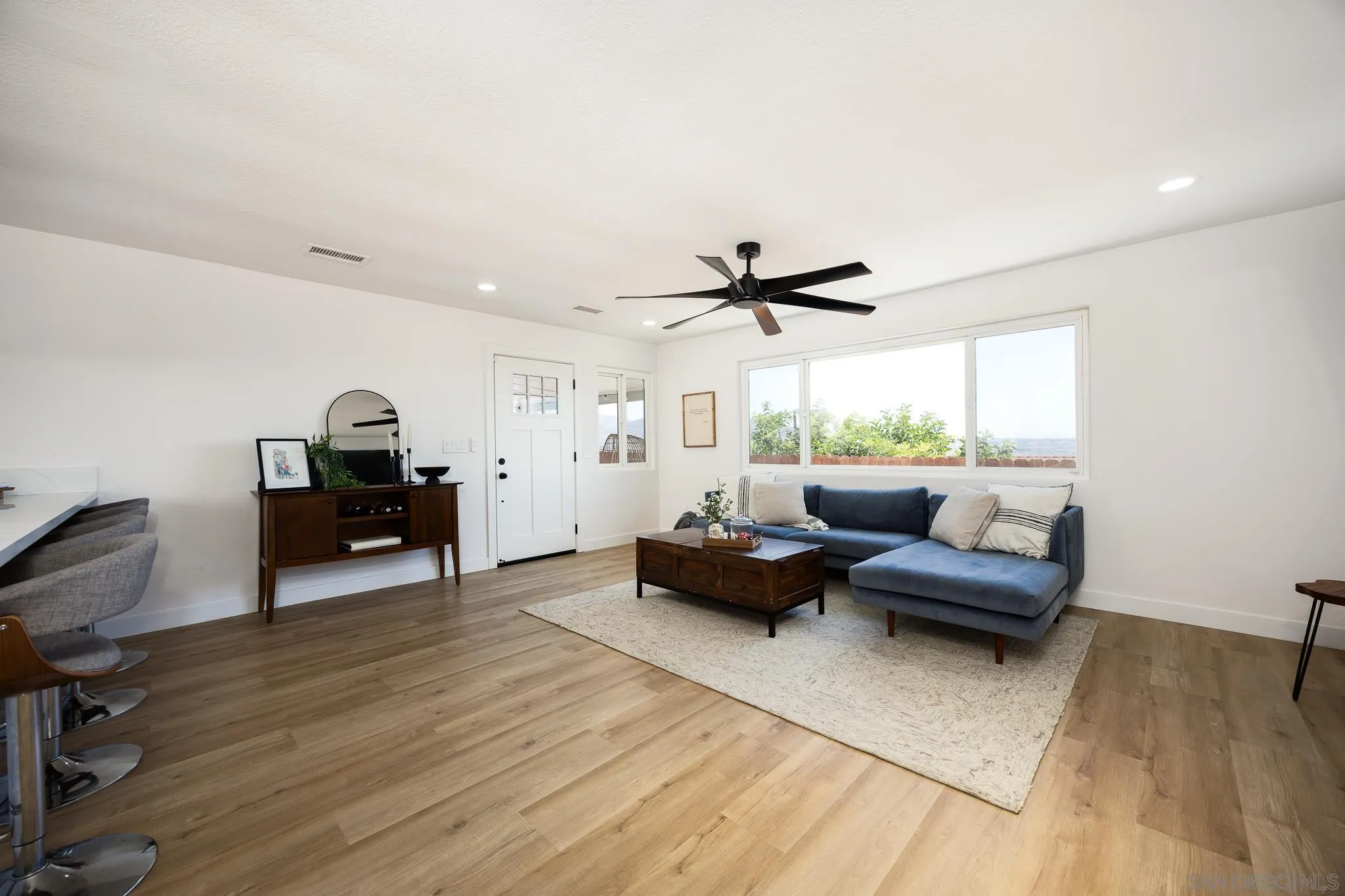 https://cdn.realtyfeed.com/cdn/127/250038152/adf0ead670962eb62c895c15d39cd938.webp