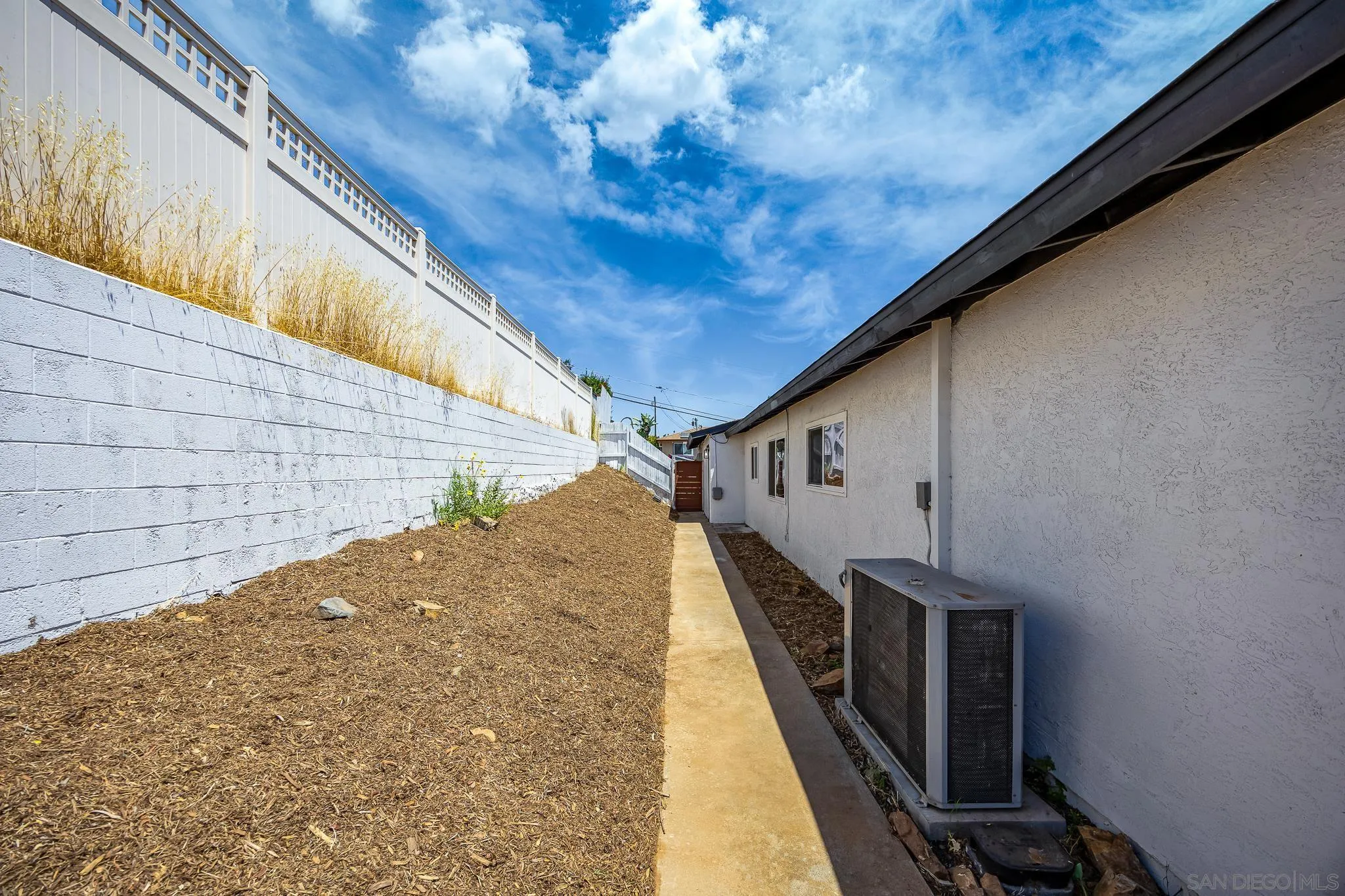 https://cdn.realtyfeed.com/cdn/127/250038152/c18ad0b3ce1d99cc39d4d3e2fc80127e.webp