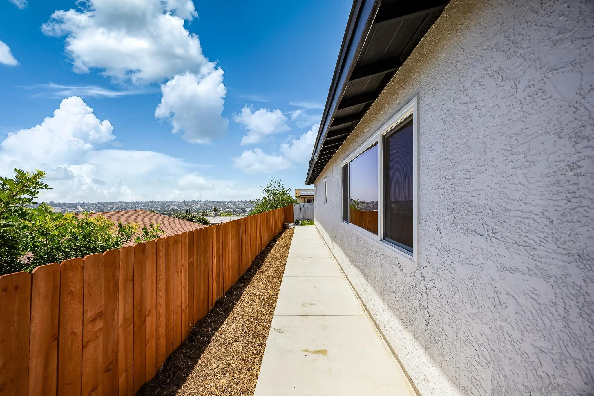 https://cdn.realtyfeed.com/cdn/127/250038152/c5a11a31b25bb39baff81d973d9c7919.webp