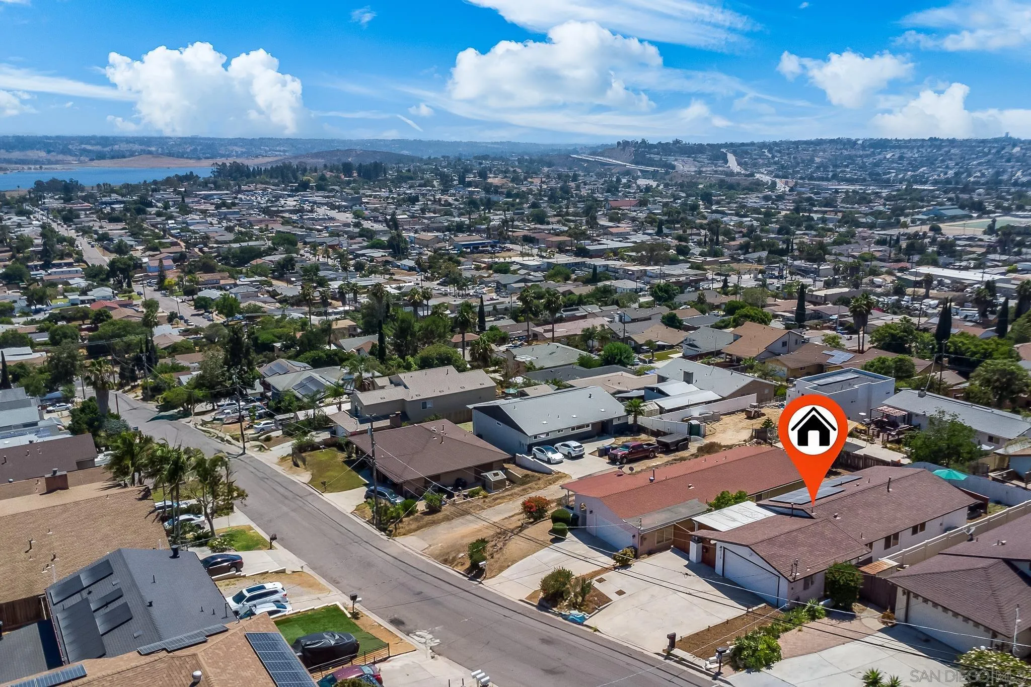 https://cdn.realtyfeed.com/cdn/127/250038152/c9f069af7b9e610874f4fbc3383aef7a.webp