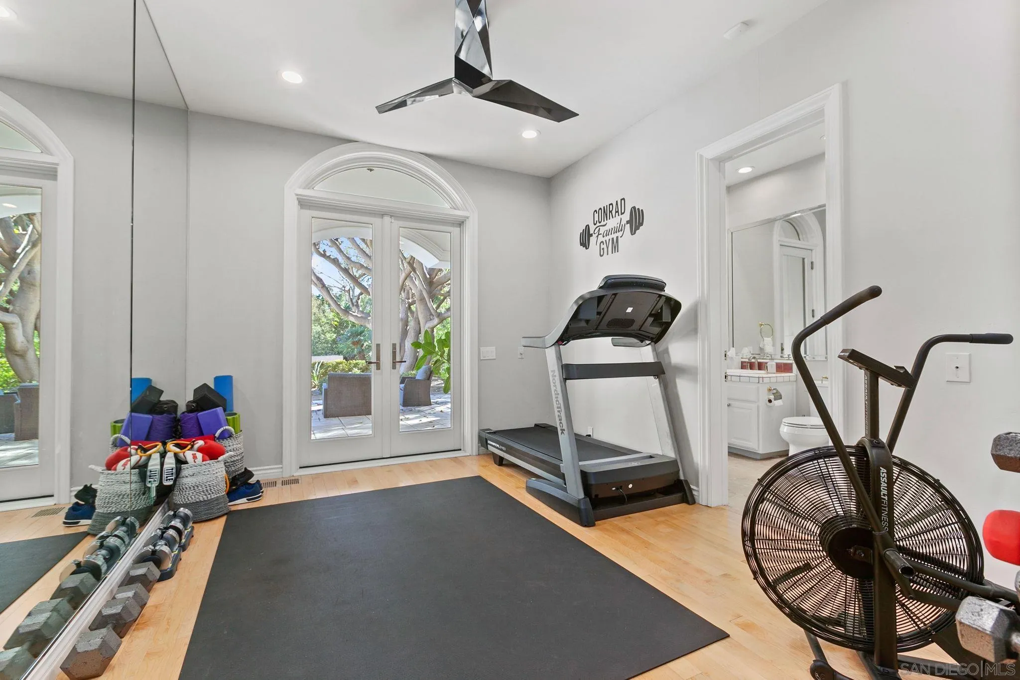 https://cdn.realtyfeed.com/cdn/127/250038153/0f9359440d7e48f5981c722d0fe9e4e8.webp