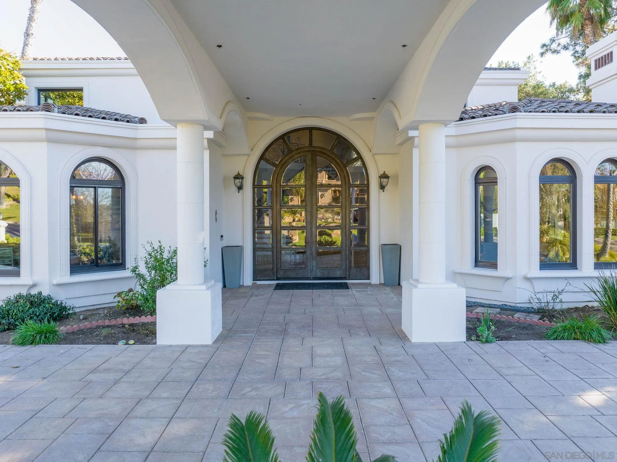 https://cdn.realtyfeed.com/cdn/127/250038153/ea9e5cc75fca8c23f5f12f93b4caab72.webp