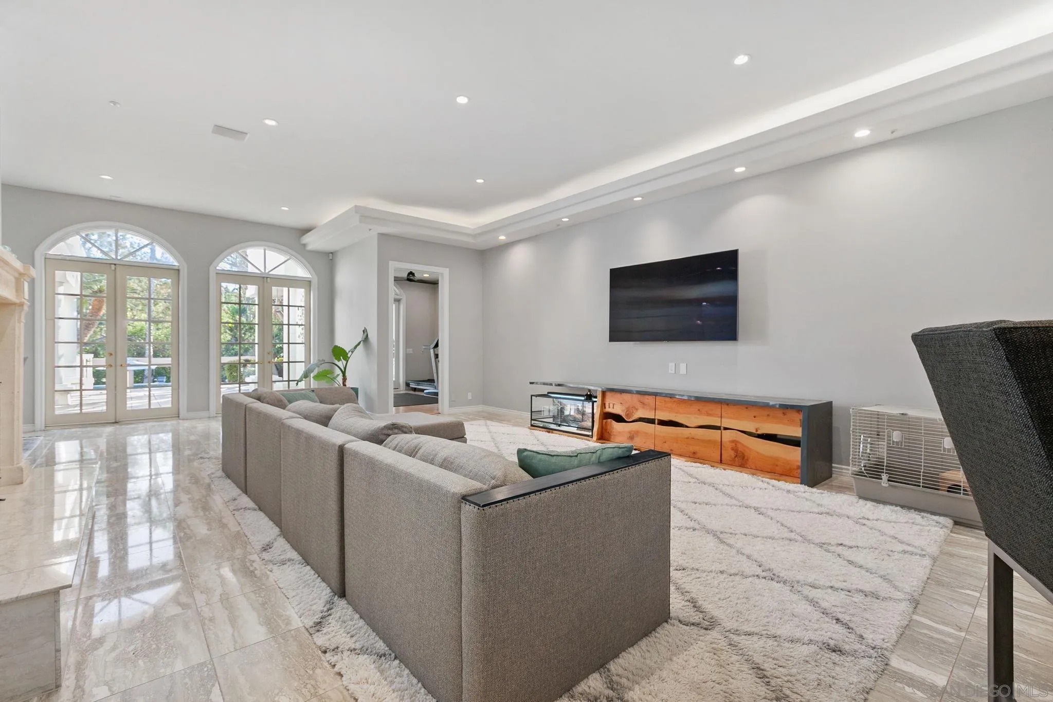 https://cdn.realtyfeed.com/cdn/127/250038153/f07cb29cdda09d3b90352eec742578d5.webp
