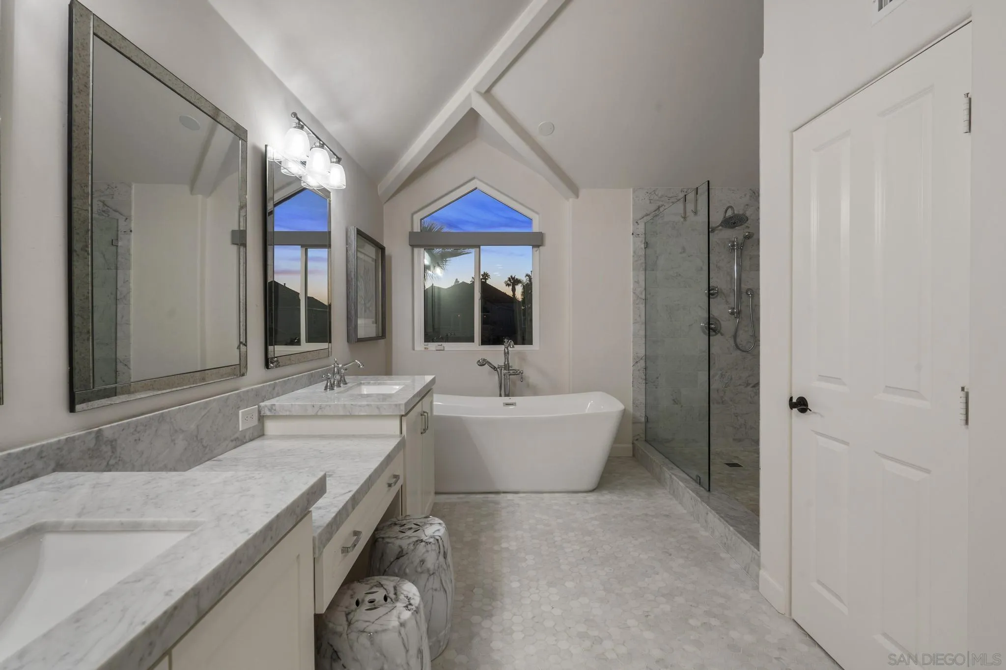 https://cdn.realtyfeed.com/cdn/127/250038158/34161baf1dab4851c9ae0926282d2b50.webp