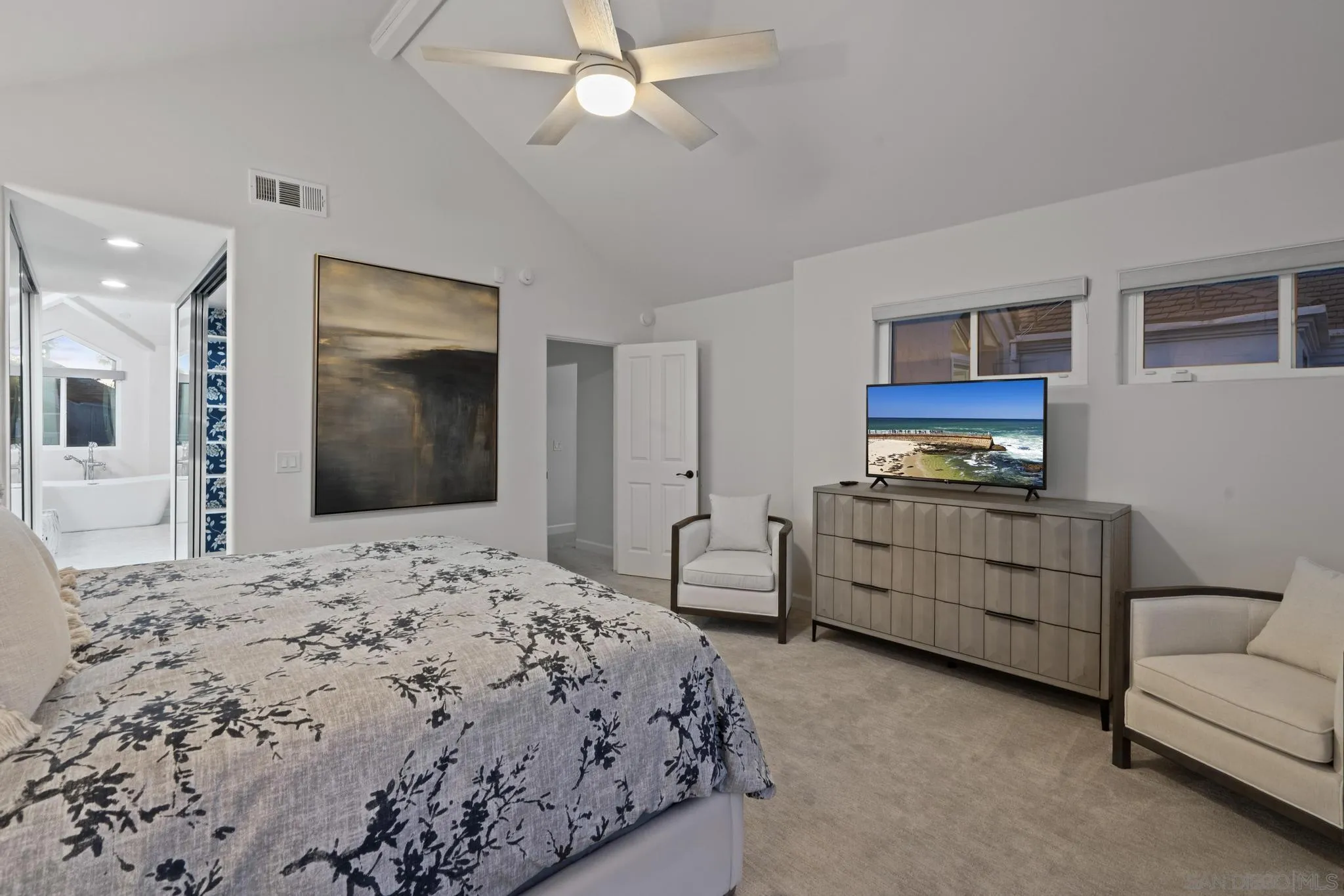 https://cdn.realtyfeed.com/cdn/127/250038158/87fb60d1e853dacb68208df108ca2f02.webp