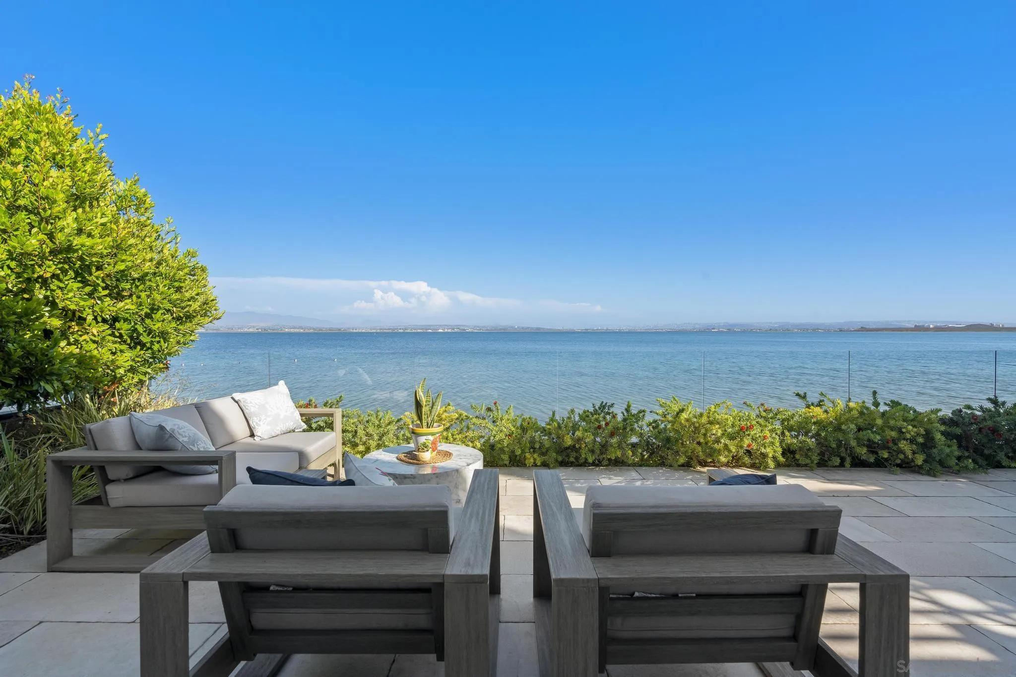 https://cdn.realtyfeed.com/cdn/127/250038158/9eab6cb689ae5e841d7f9ed7d6926c07.webp