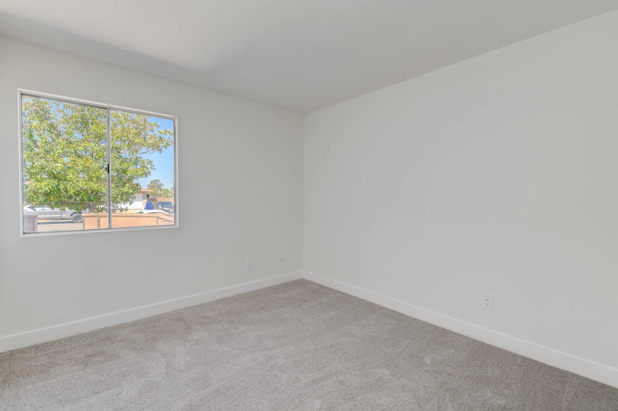 https://cdn.realtyfeed.com/cdn/127/250038161/0a9d15f68b64d6d59e823f859fdb55ca.webp
