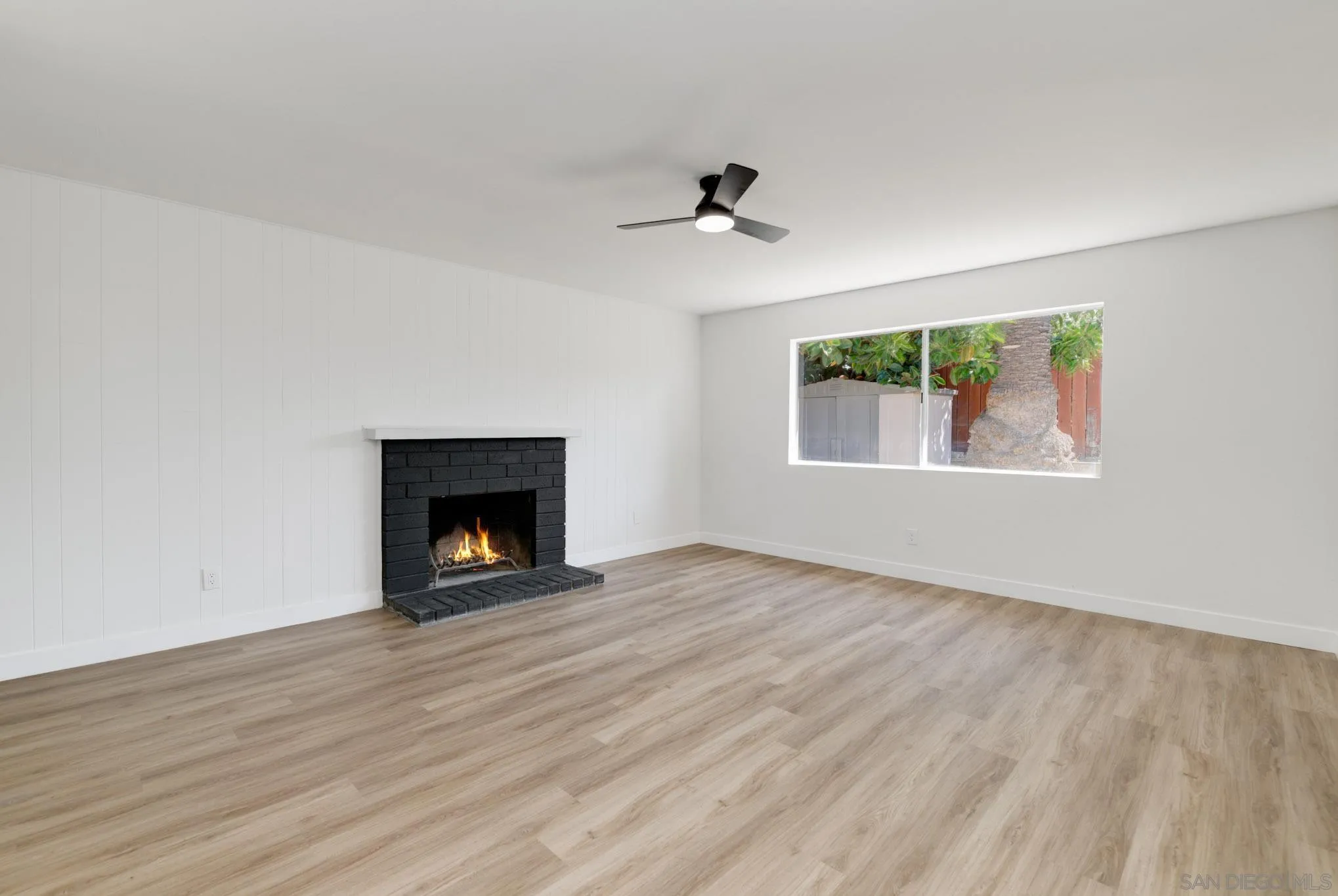 https://cdn.realtyfeed.com/cdn/127/250038161/a843e1836a8e48033ebb45bf9a7c2dc2.webp