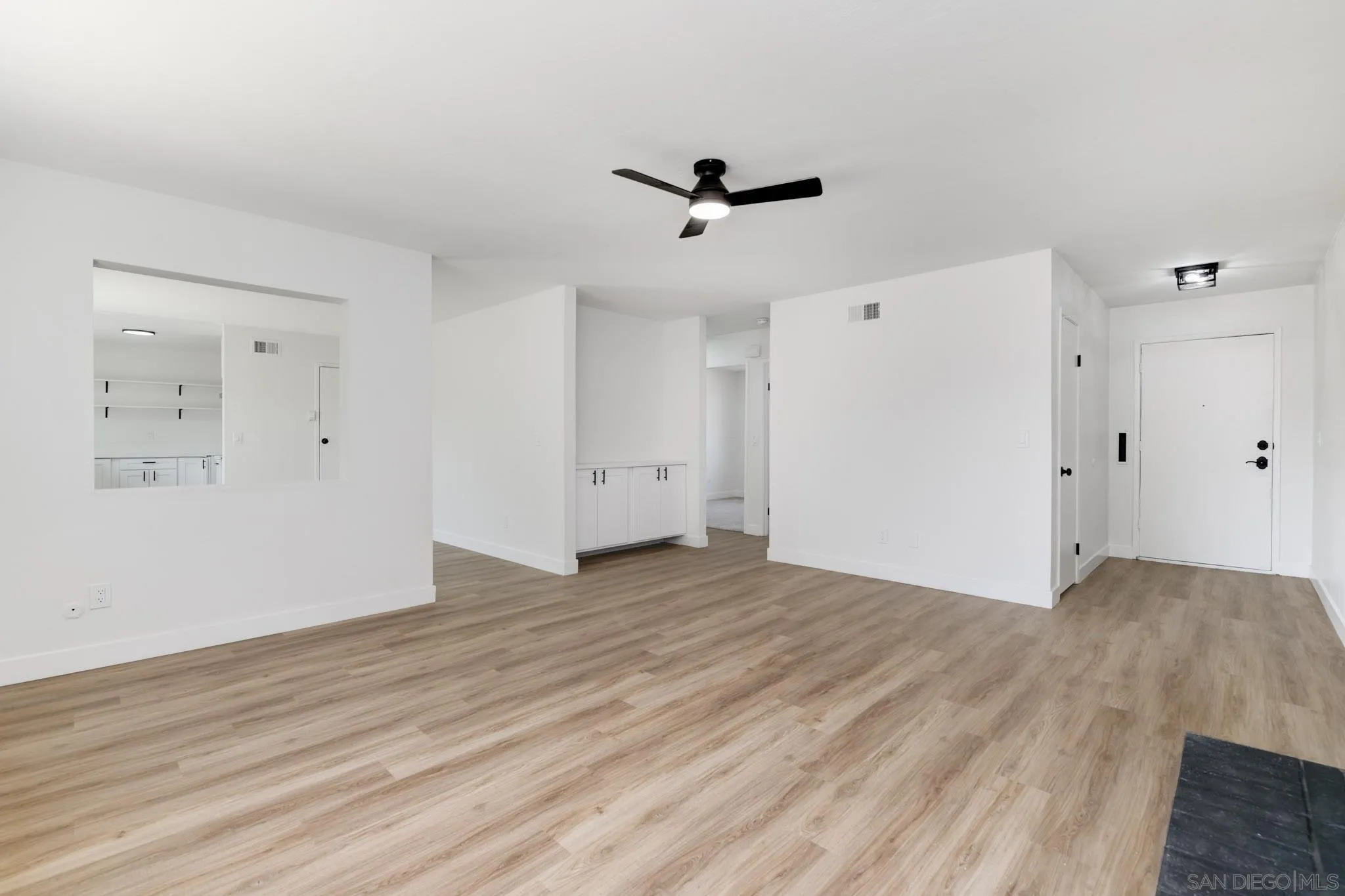 https://cdn.realtyfeed.com/cdn/127/250038161/d68ef1eb2e5f9dd7978338a231c25578.webp