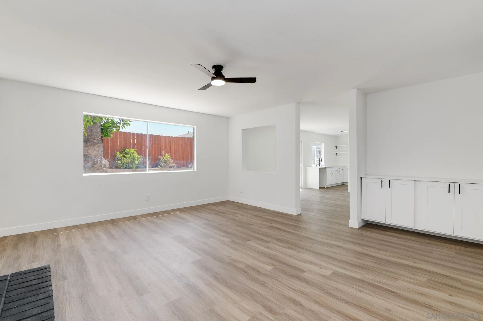 https://cdn.realtyfeed.com/cdn/127/250038161/d6c97bcd933e6abaee2f4c62d67c6e61.webp