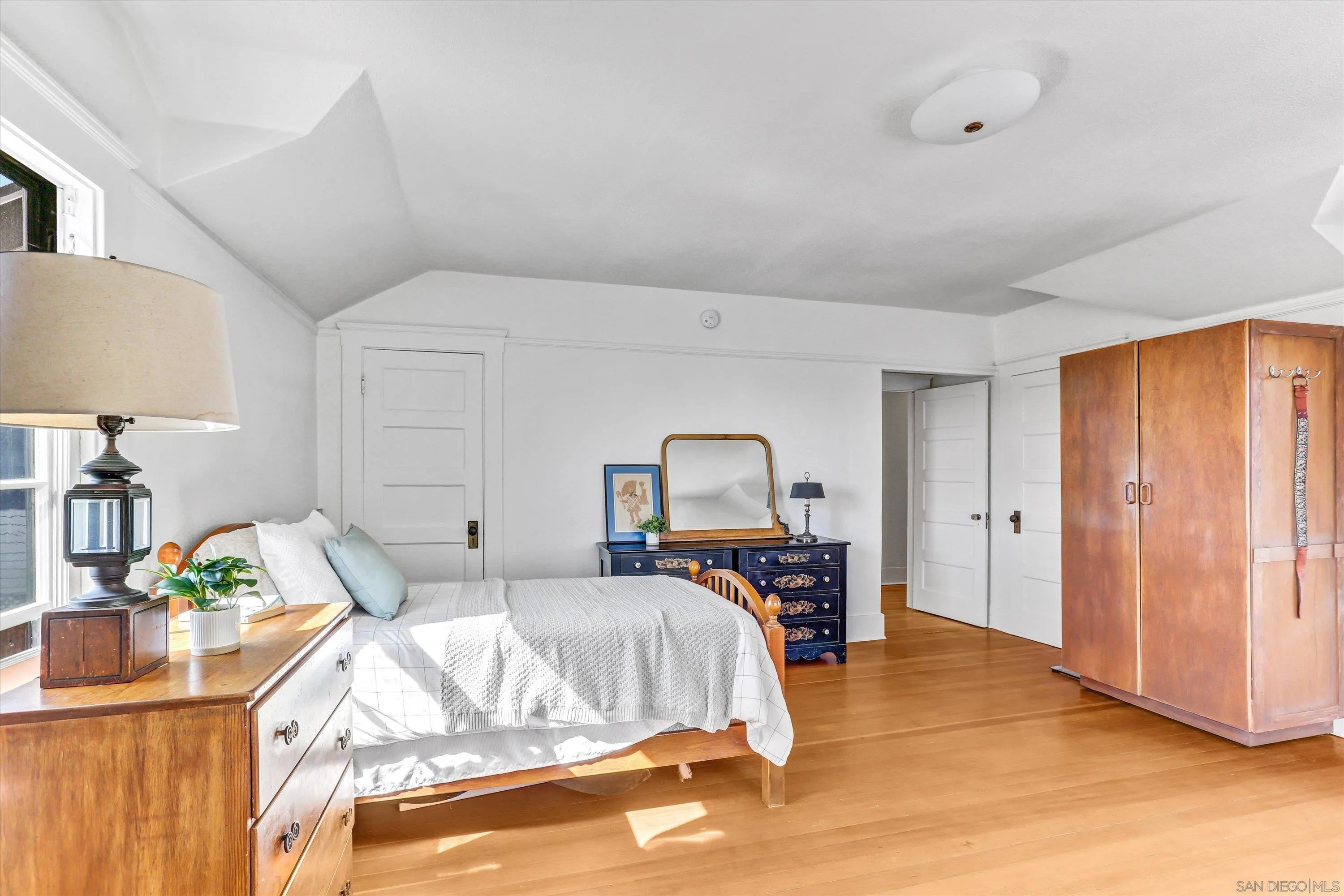 https://cdn.realtyfeed.com/cdn/127/250038163/021ba783cd2d164b61add7c2ad4122a7.webp