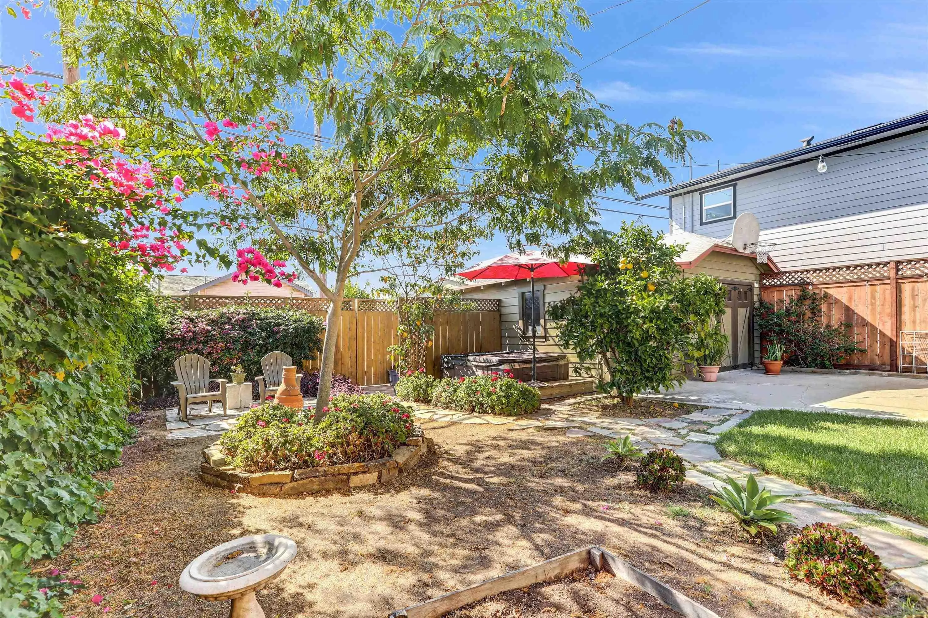 https://cdn.realtyfeed.com/cdn/127/250038163/1f1274f88a7b1b442da9e2b81e82d44d.webp