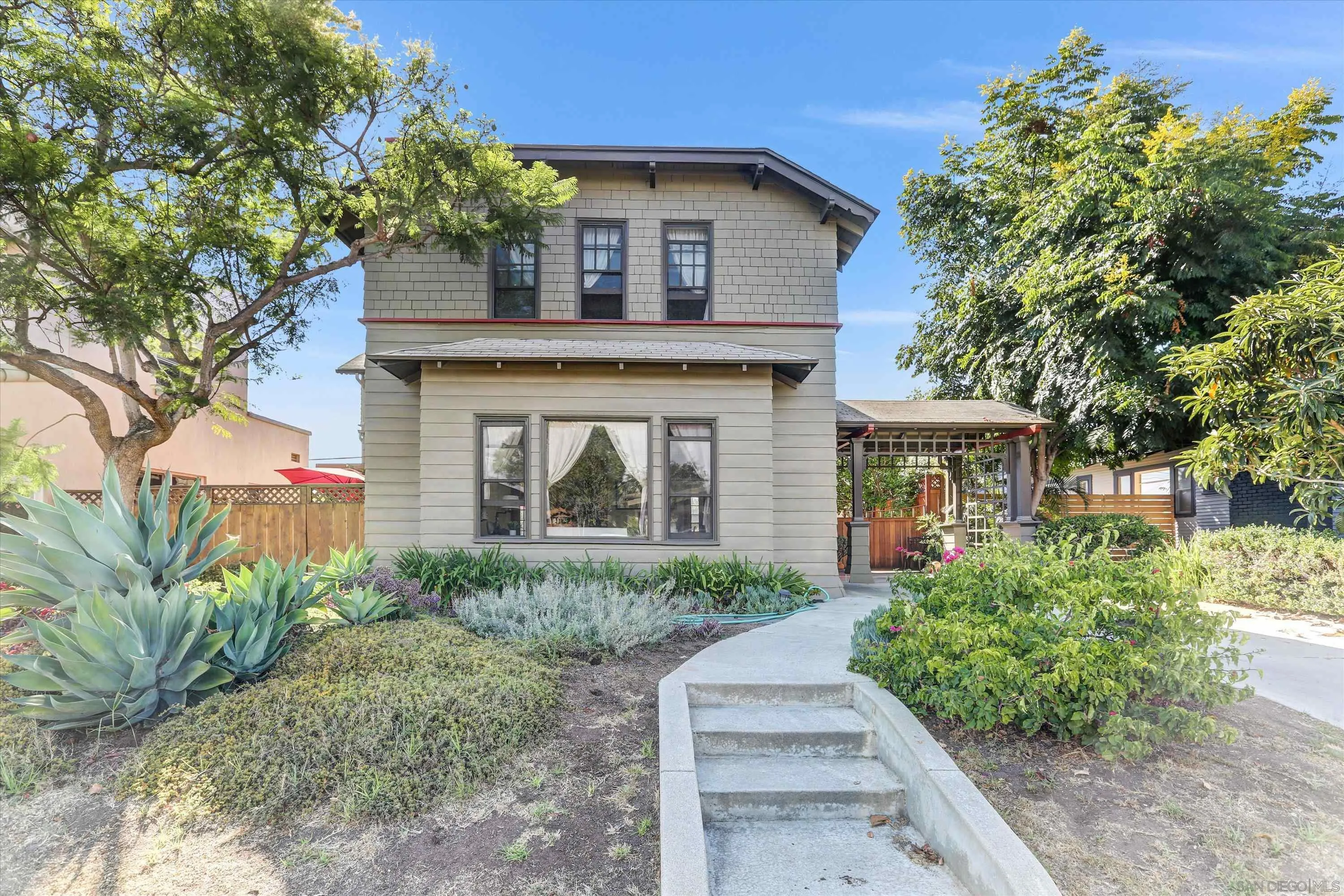 https://cdn.realtyfeed.com/cdn/127/250038163/a1b92996c615a5968b7428209b16e512.webp