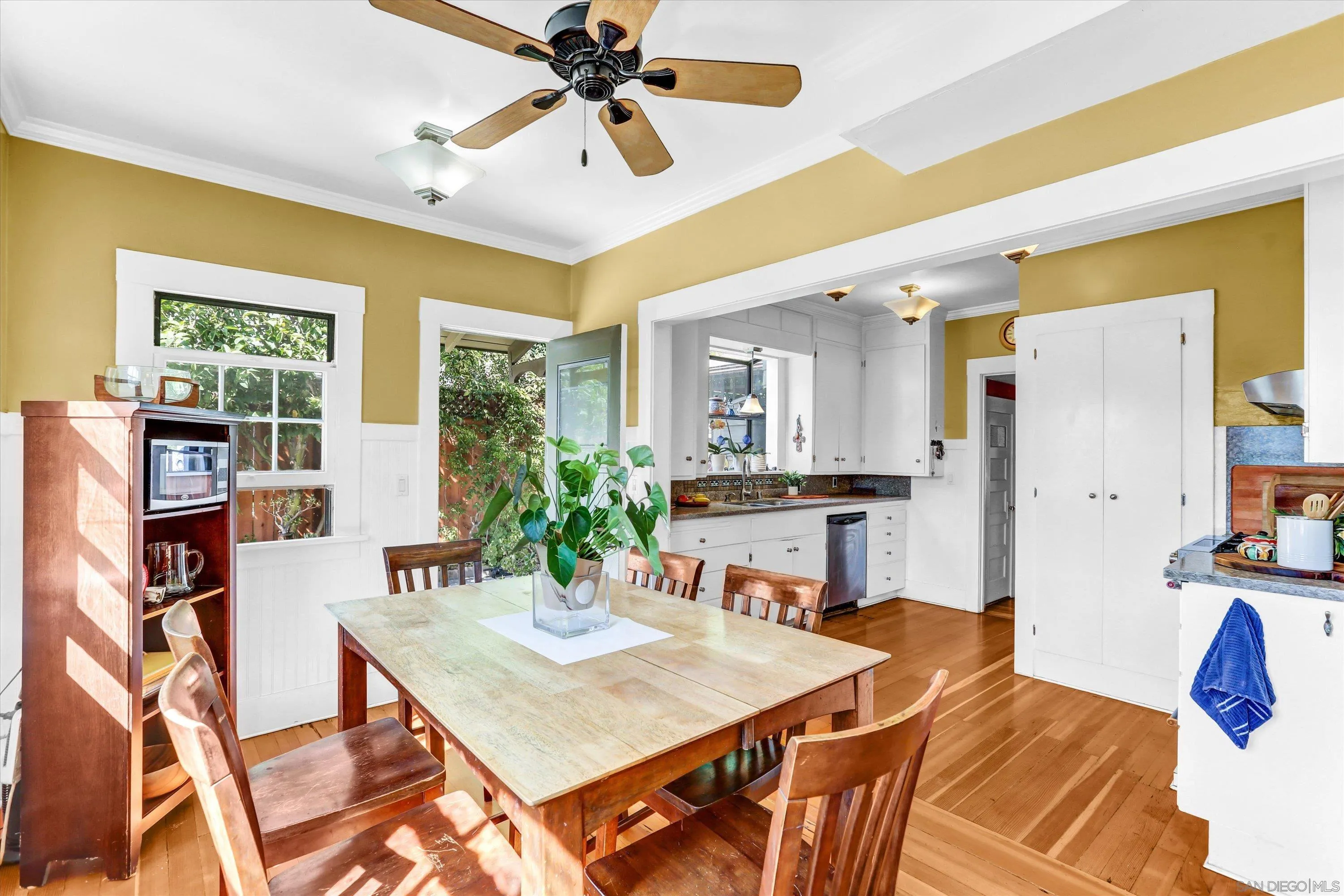 https://cdn.realtyfeed.com/cdn/127/250038163/eba3571c1d0d1e70e4418fc402f4ccbb.webp
