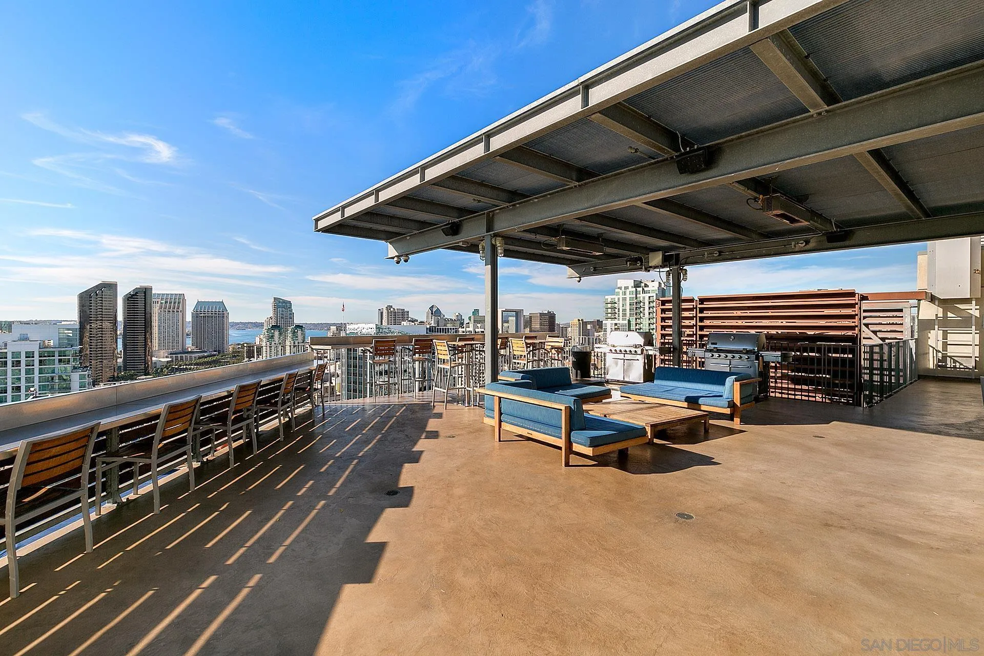 https://cdn.realtyfeed.com/cdn/127/250038165/e6ac6b64fe4942a87341832dd4d81ab9.webp