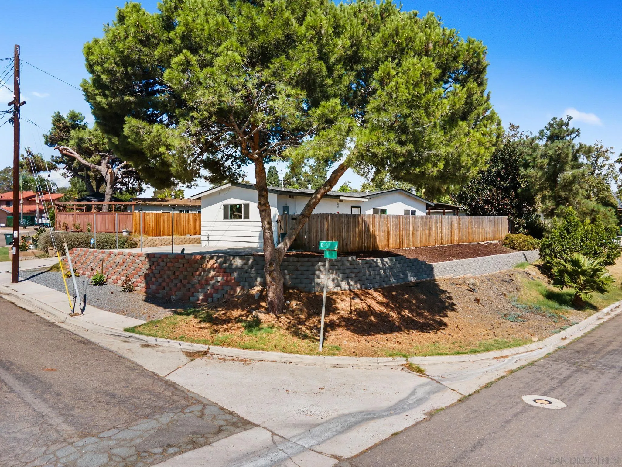 https://cdn.realtyfeed.com/cdn/127/250038169/bef9fb147e2cf6a528fd5c5222a89662.webp