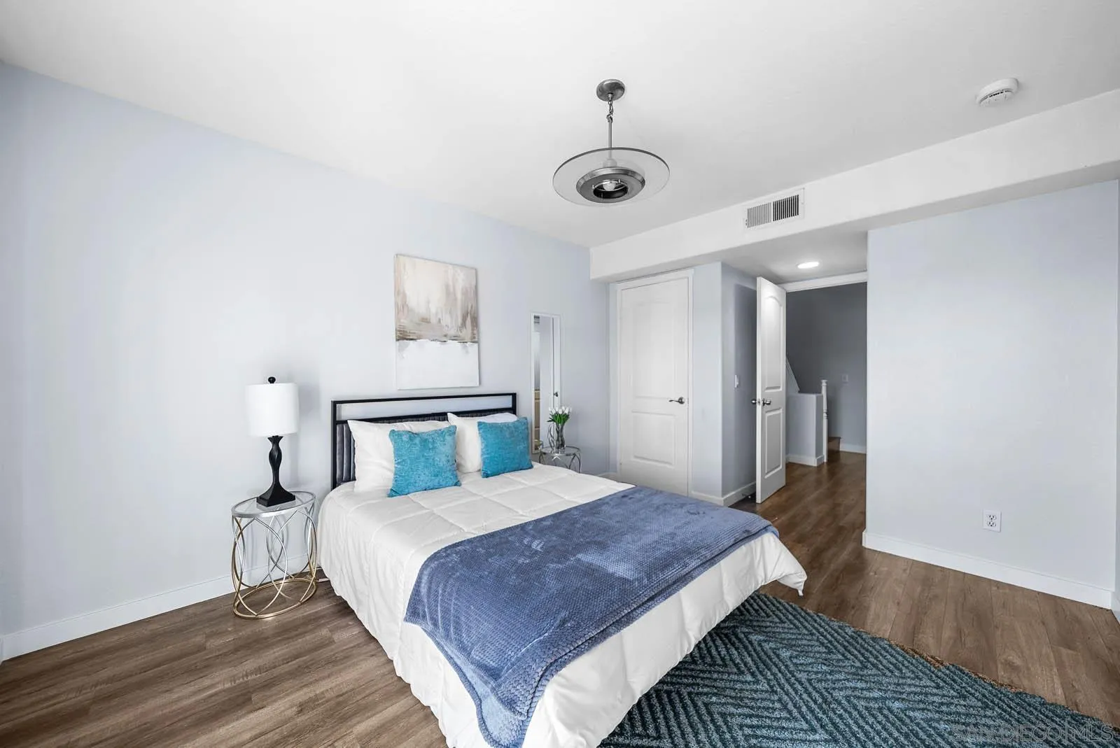 https://cdn.realtyfeed.com/cdn/127/250038171/2fa054364e2d00eb88933818b79807c2.webp