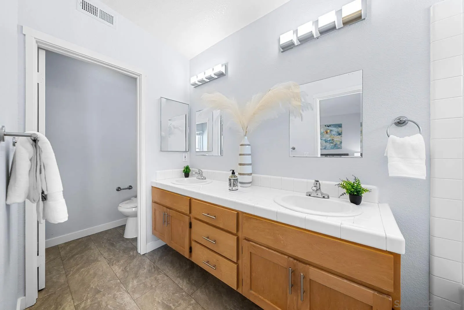 https://cdn.realtyfeed.com/cdn/127/250038171/3b9f873b843b9fd4eddd0af7b71bb728.webp