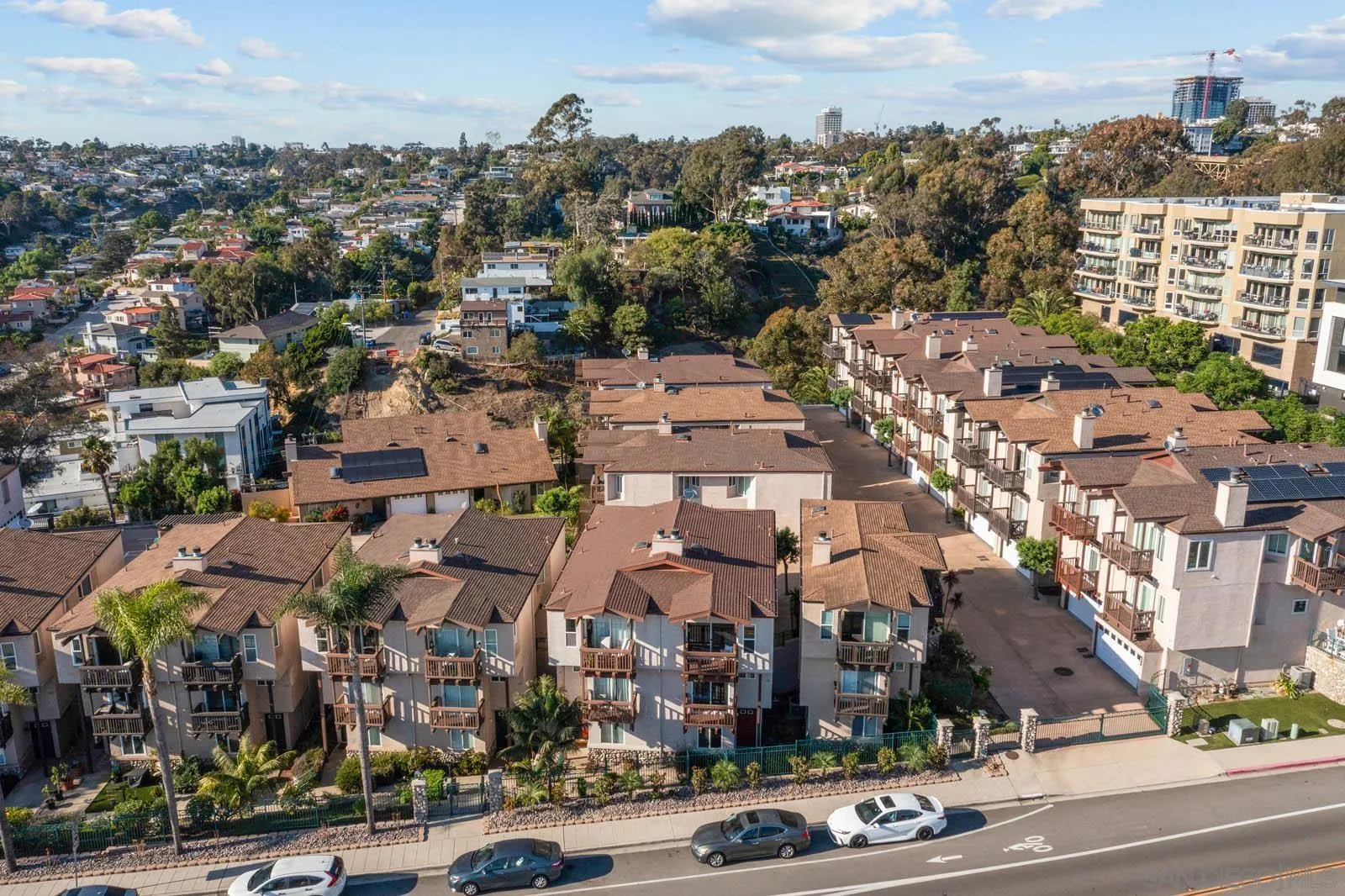 https://cdn.realtyfeed.com/cdn/127/250038171/437fc6a0eea4efb7e49c147e81287e1a.webp