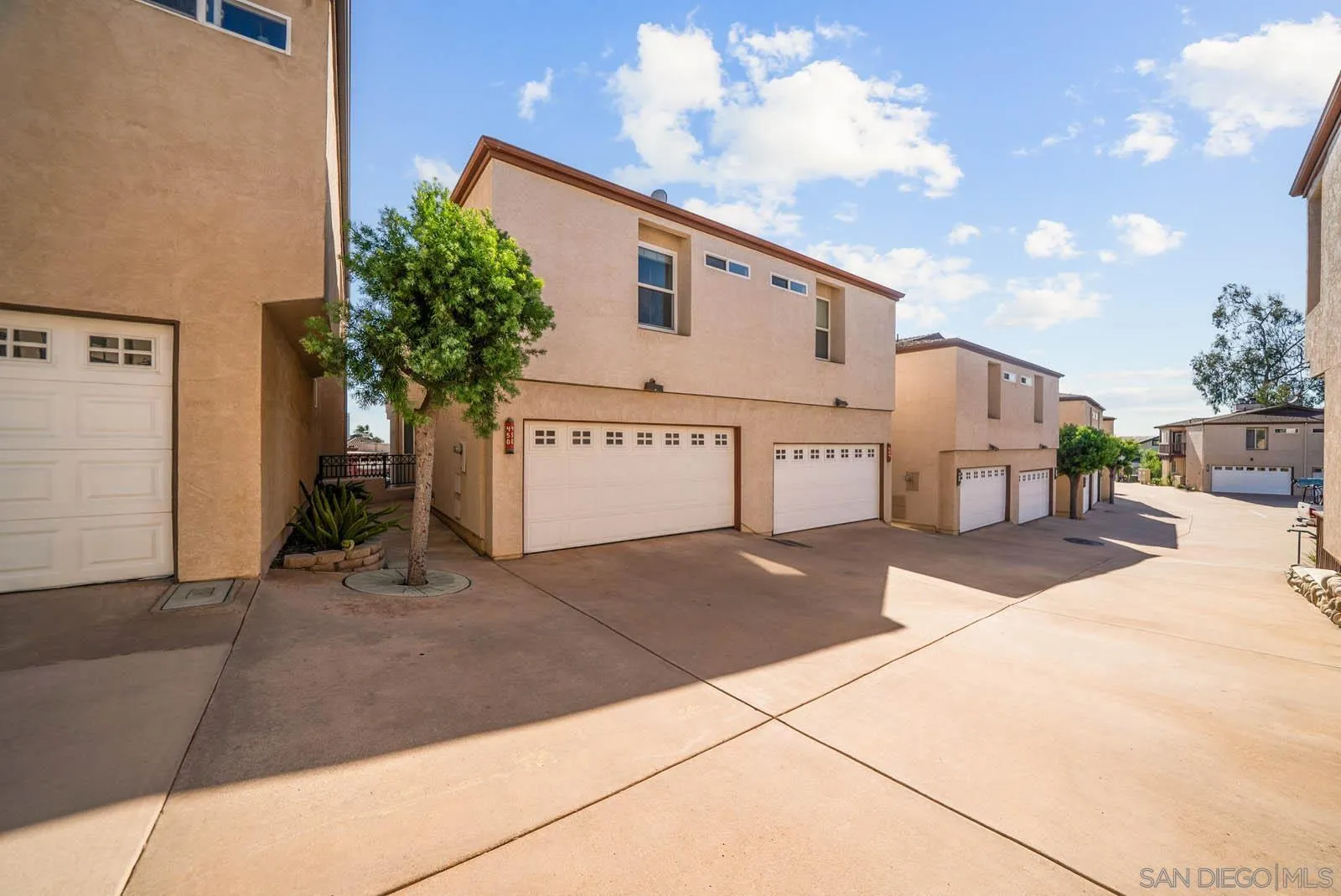 https://cdn.realtyfeed.com/cdn/127/250038171/8b3e04575fec29b39074a2492723d5b0.webp
