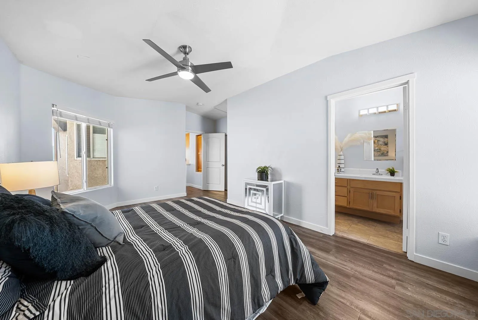 https://cdn.realtyfeed.com/cdn/127/250038171/f1a59f5e1da7e804539ca8b4e8cf7d3d.webp