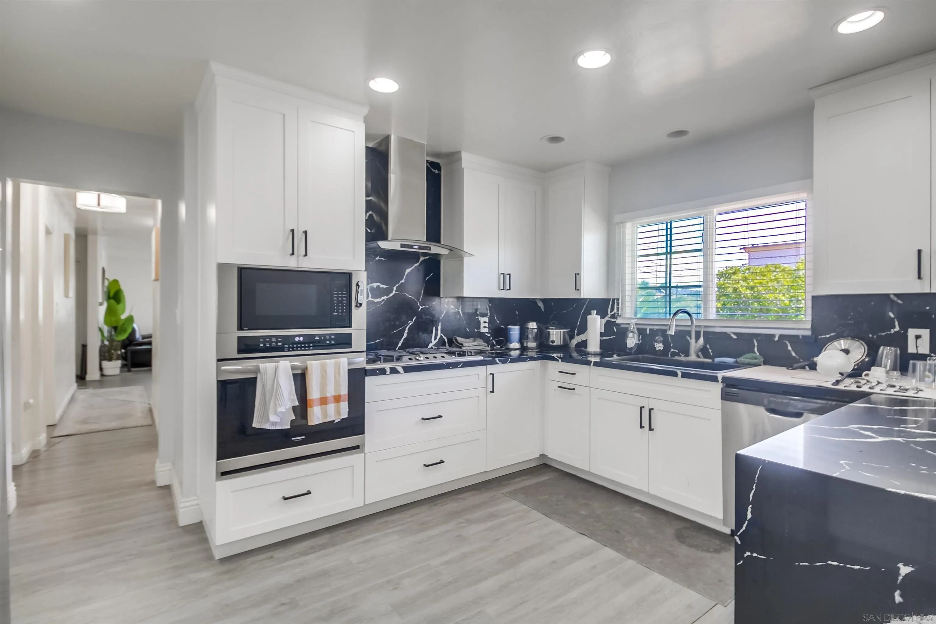 https://cdn.realtyfeed.com/cdn/127/250038172/2a30ed8edab64d19b7ff65f7832eb83e.webp
