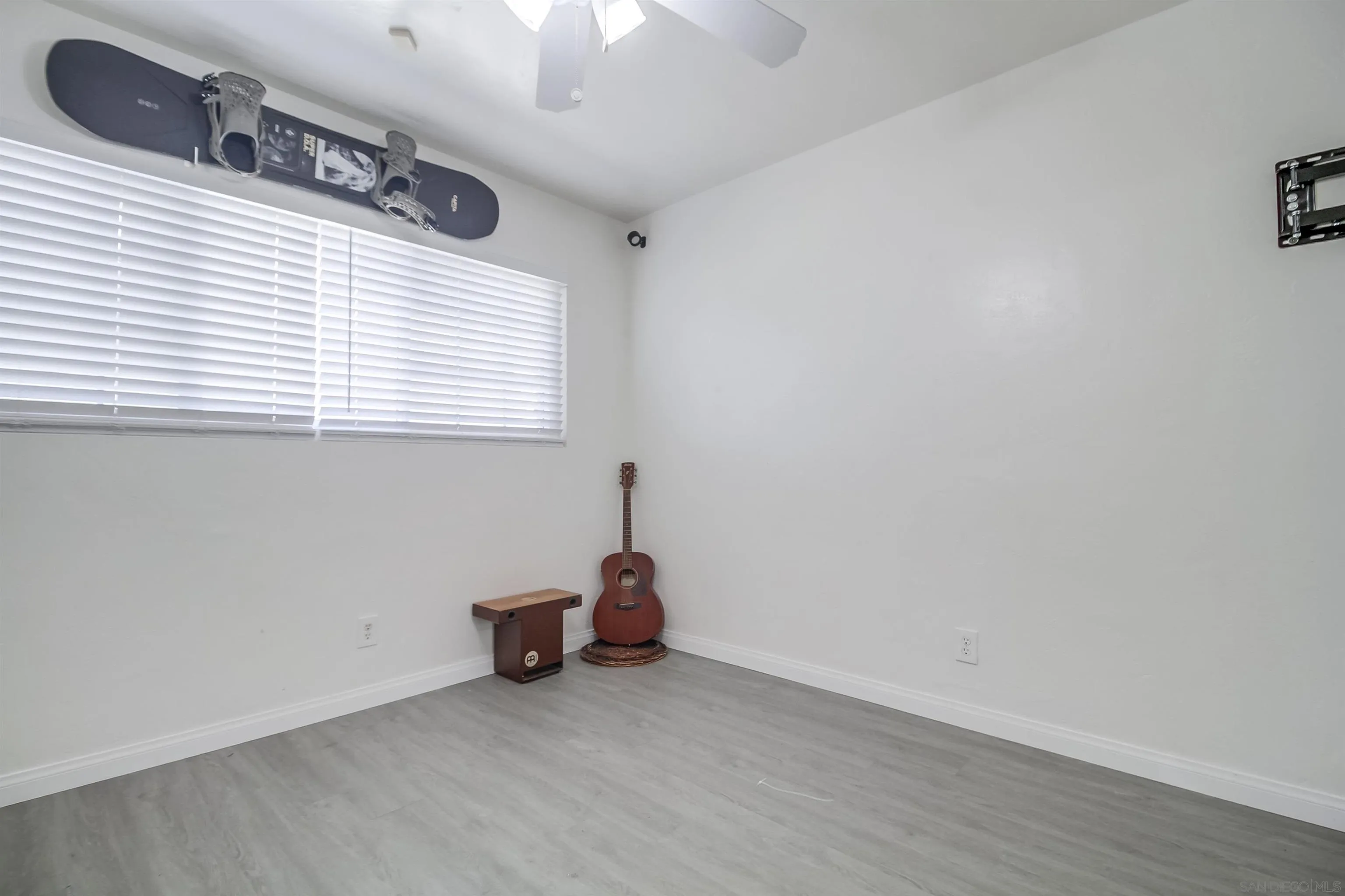 https://cdn.realtyfeed.com/cdn/127/250038172/2aa952bee0878be53bc9b684f8e48a89.webp